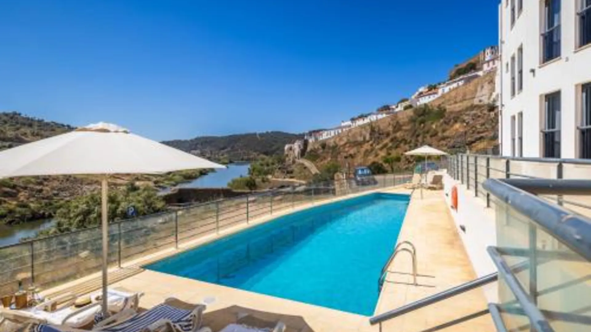 메르톨라 호텔 무세우 3성급 호텔 로비