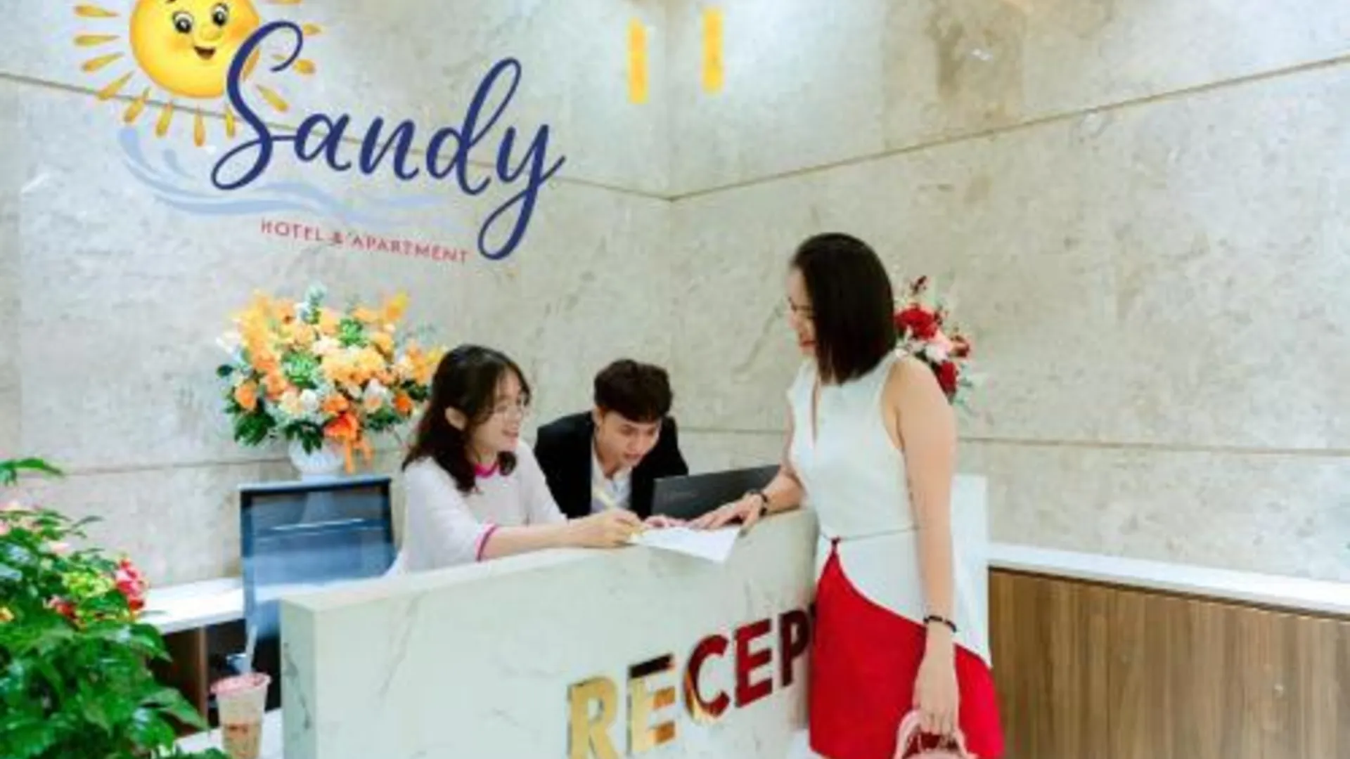 다낭 샌디 호텔 앤 아파트먼트 4성급 호텔 로비