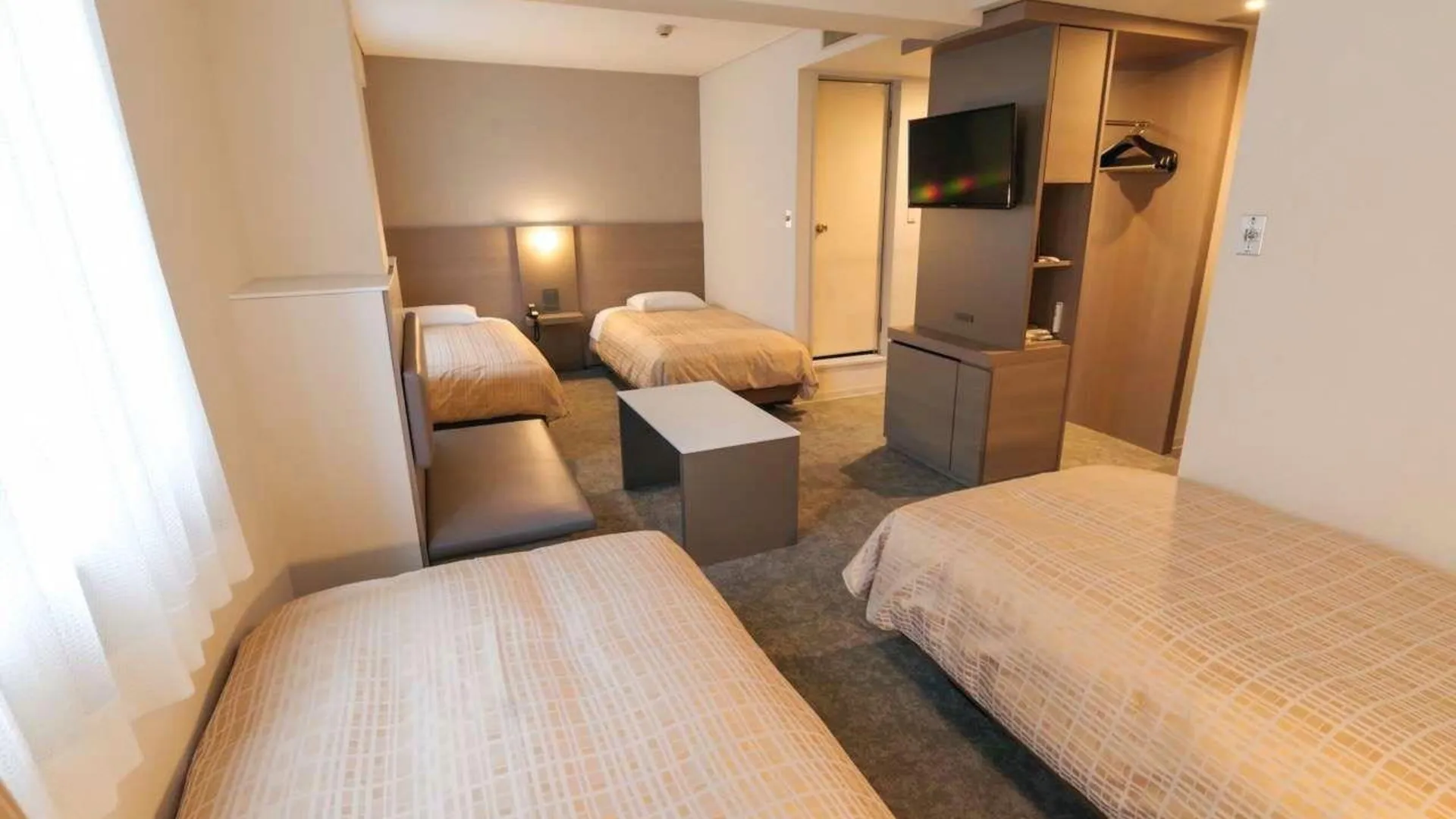 후쿠오카 레이센카쿠 호텔 에키매 2성급 호텔 스위트룸