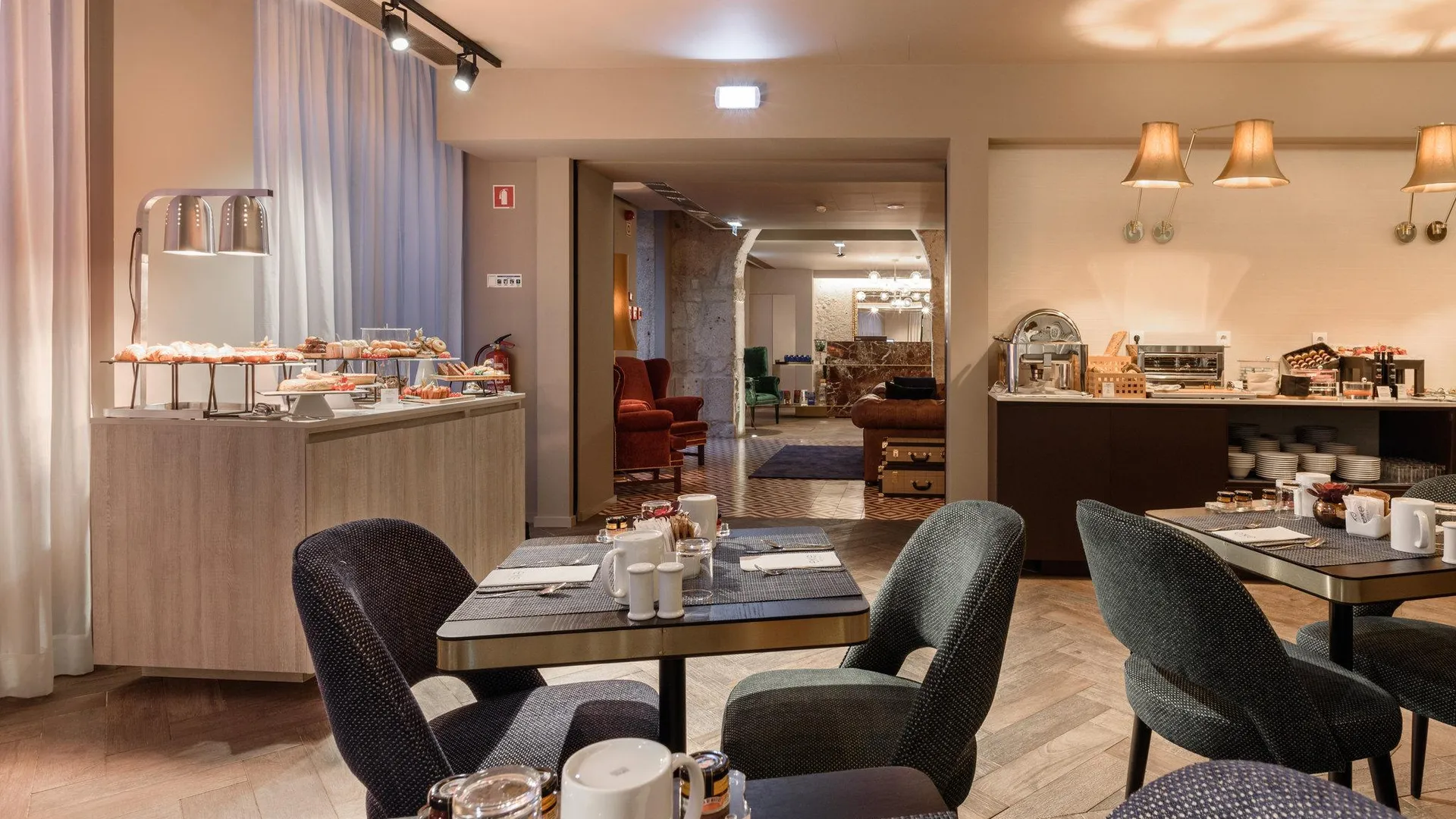 포르투 엑세 알마다 포르투 4성급 호텔 수영장