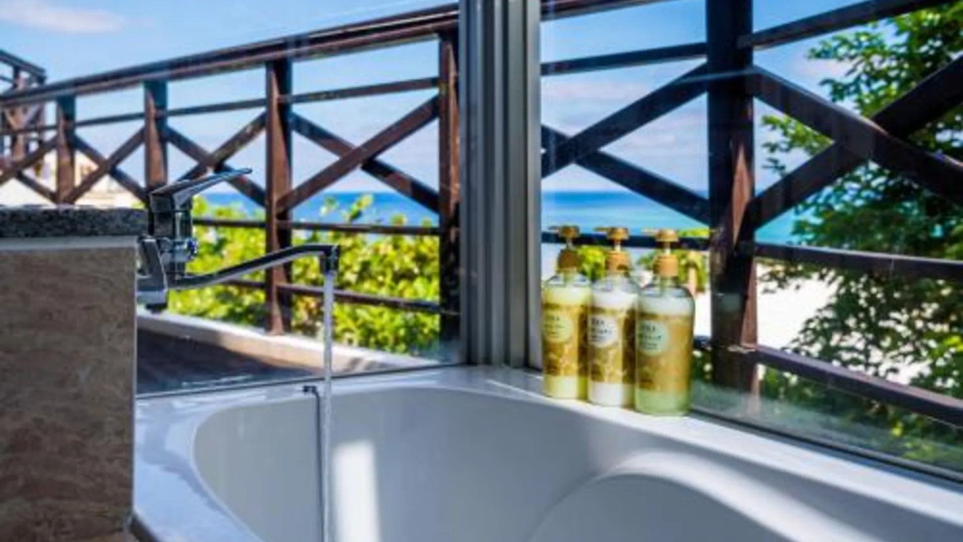 오키나와 본섬 E-horizon Resort Condominium Yomitan 3성급 호텔 전망