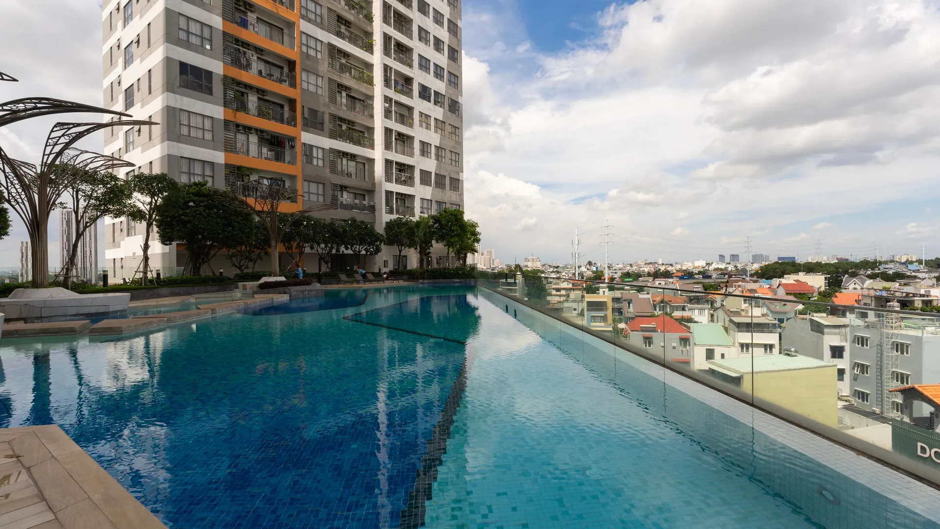 호치민 딩동 스위트 – 더 선 애비뉴 – 프리 풀 앤 짐 5성급 게스트하우스 수영장