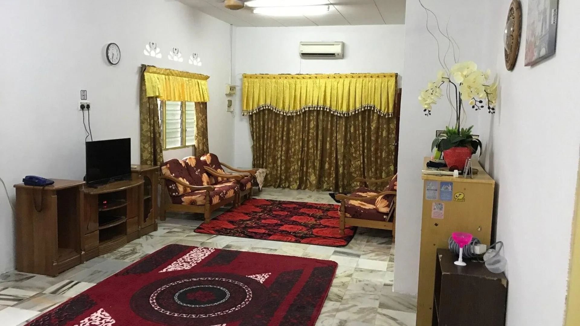 틀룩인탄 테룩 인탄의 방갈로 (3000m², 침실 4개, 프라이빗 욕실 4개) 2성급 싱글룸 수영장