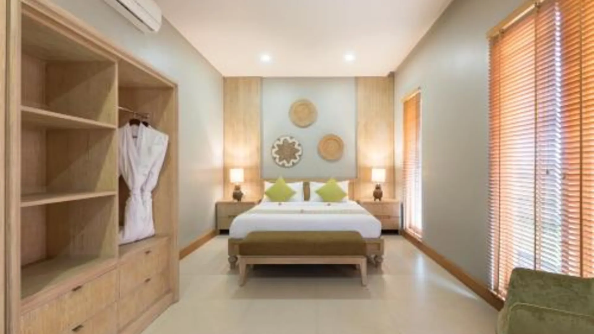 발리 짱구의 빌라 (365m², 침실 3개, 프라이빗 욕실 4개) 5성급 게스트하우스 스위트룸