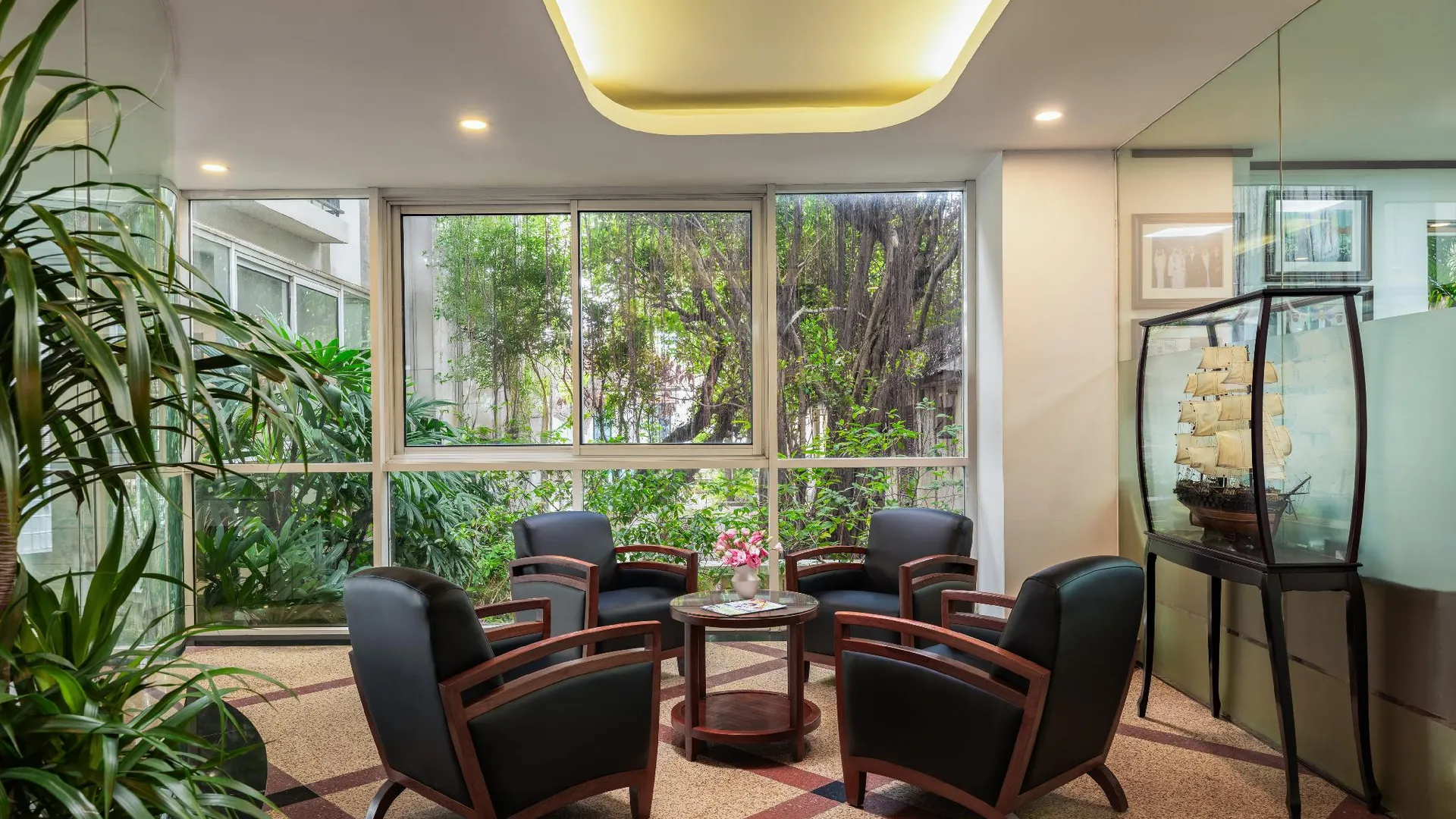 하노이 엘레건트 스위트 센트럴 5성급 호텔 수영장