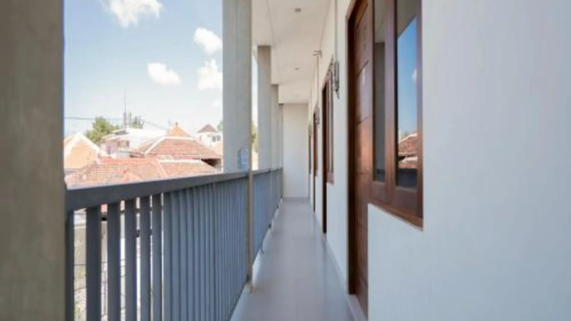 발리 레드도어즈 플러스 앳 켄카나 레지던스 짐바란 3성급 호텔 레스토랑