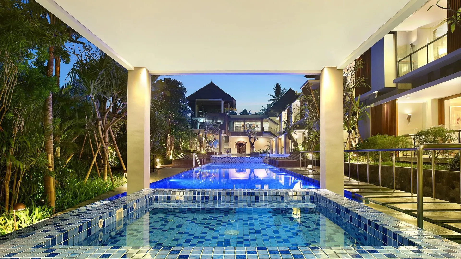 발리 로얄 카무엘라 빌라 앤 스위트 앳 몽키 포레스트, 우붓 5성급 호텔 스위트룸