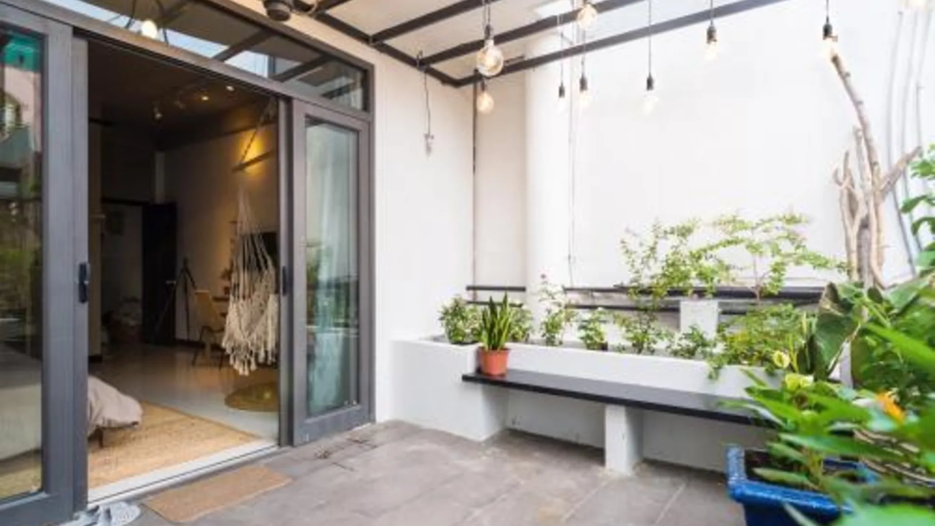 호치민 AYA 홈스테이 2성급 게스트하우스 전망