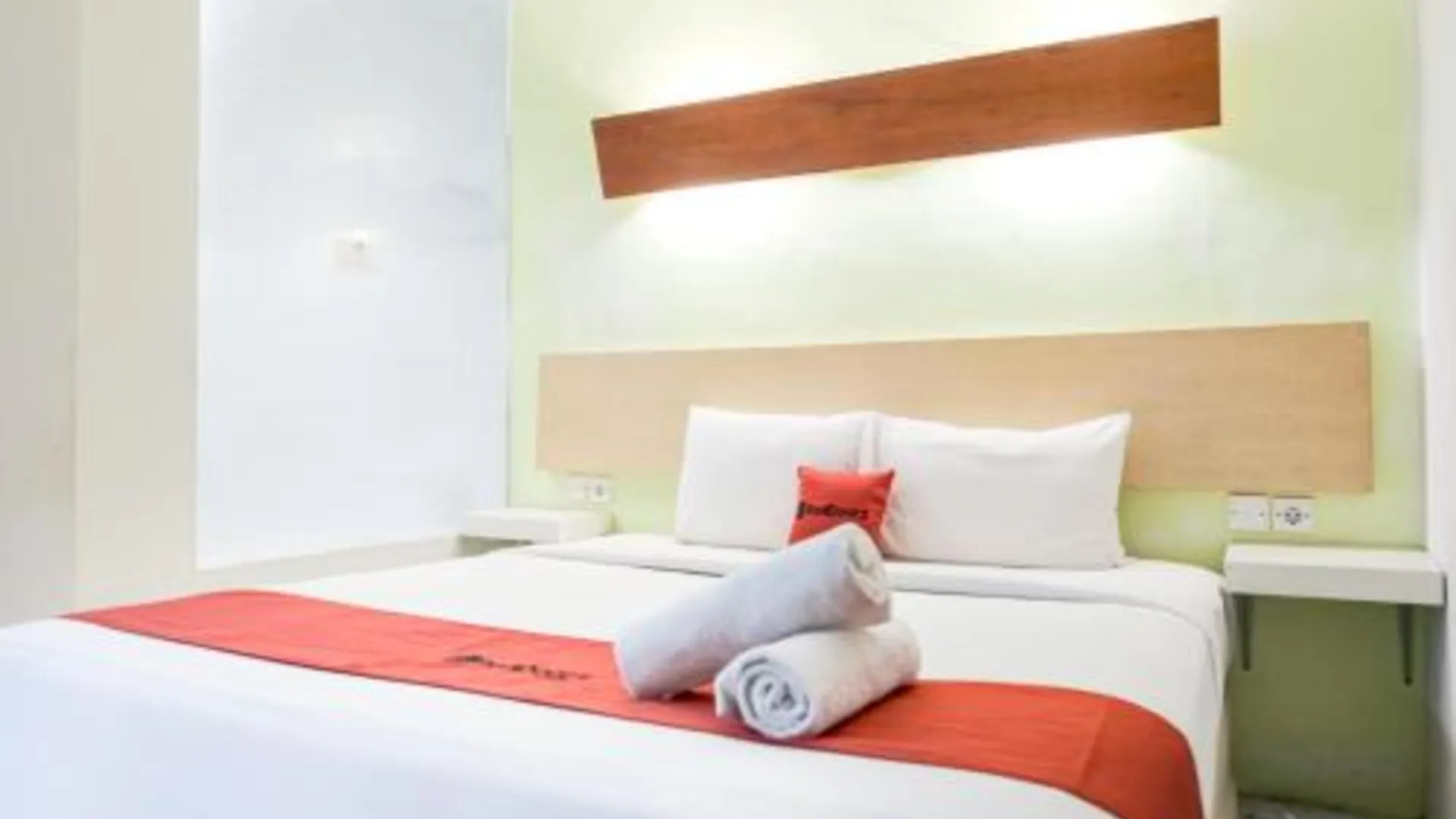 발리 레드도어즈 플러스 @ 선라이즈 호텔 사누르 3성급 호텔 스위트룸