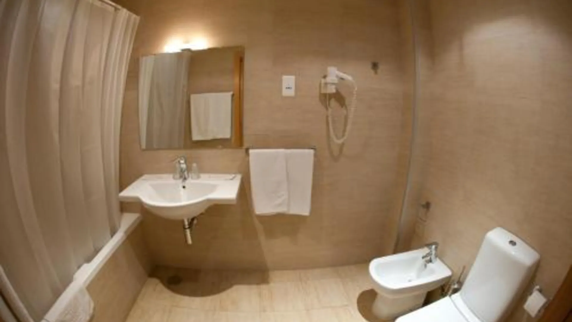 세르바 Hotel De Cerva 2성급 호텔 스위트룸