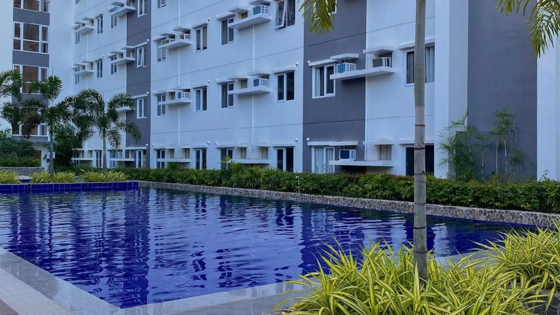 세부 Condo • WIFI up to 100mbps • Pool • Netflix&Chill 2성급 게스트하우스 수영장