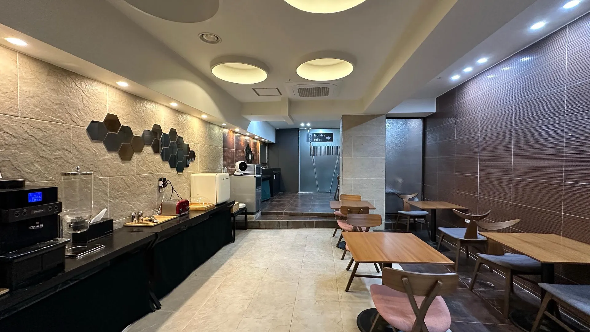 서울 신촌 부띠끄 힙호텔 2성급 호텔 로비