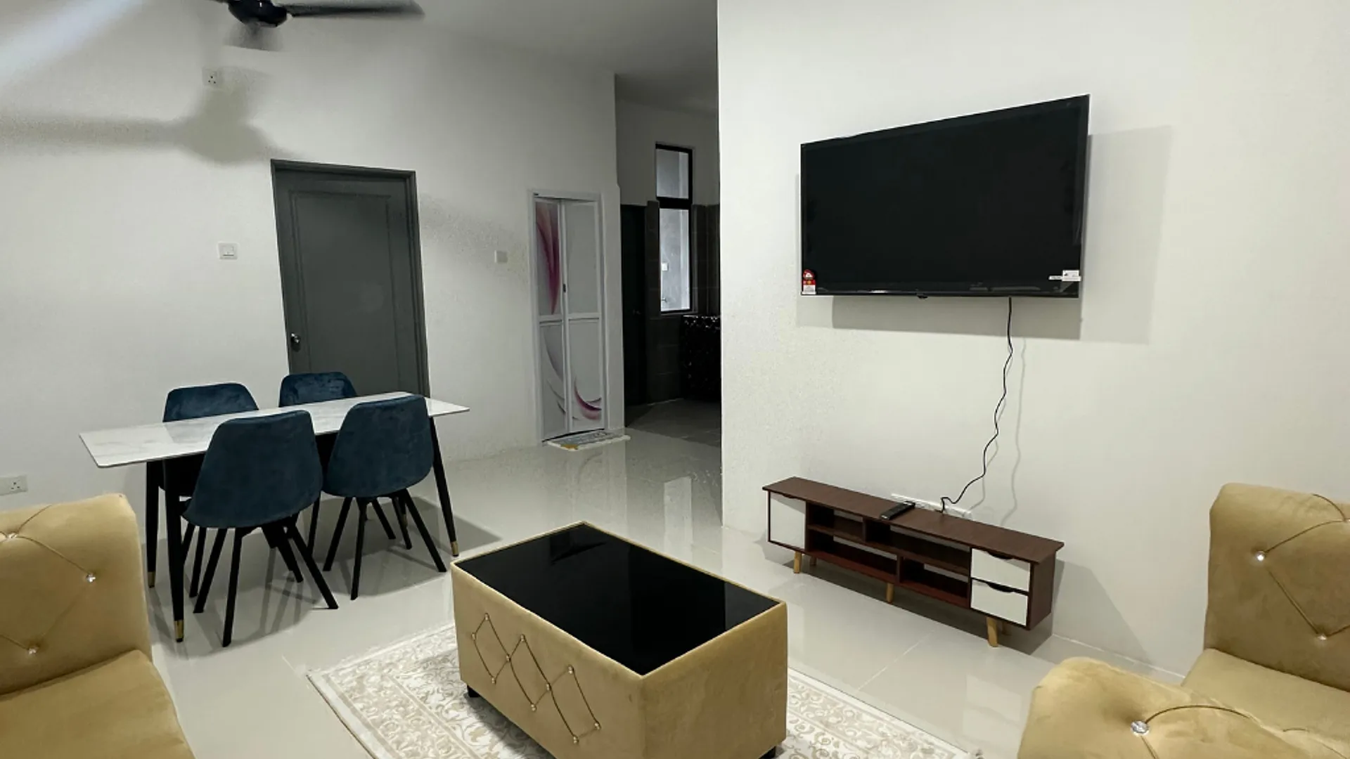 쿠알라테렝가누 세베랑 타키르 / 공항의 프라이빗 하우스 (m², 침실 4개, 프라이빗 욕실 4개) 1성급 싱글룸 객실