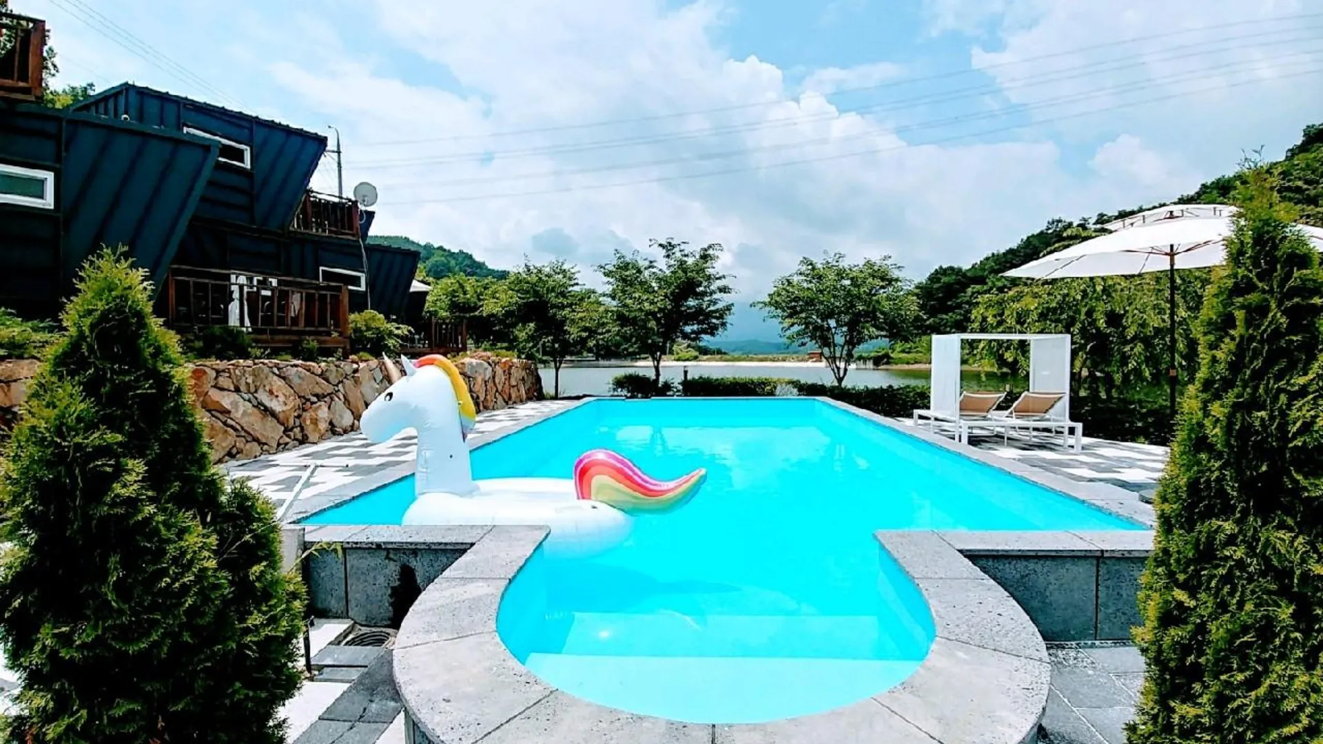 산청 산청 라끄베르펜션 2성급 게스트하우스 레스토랑