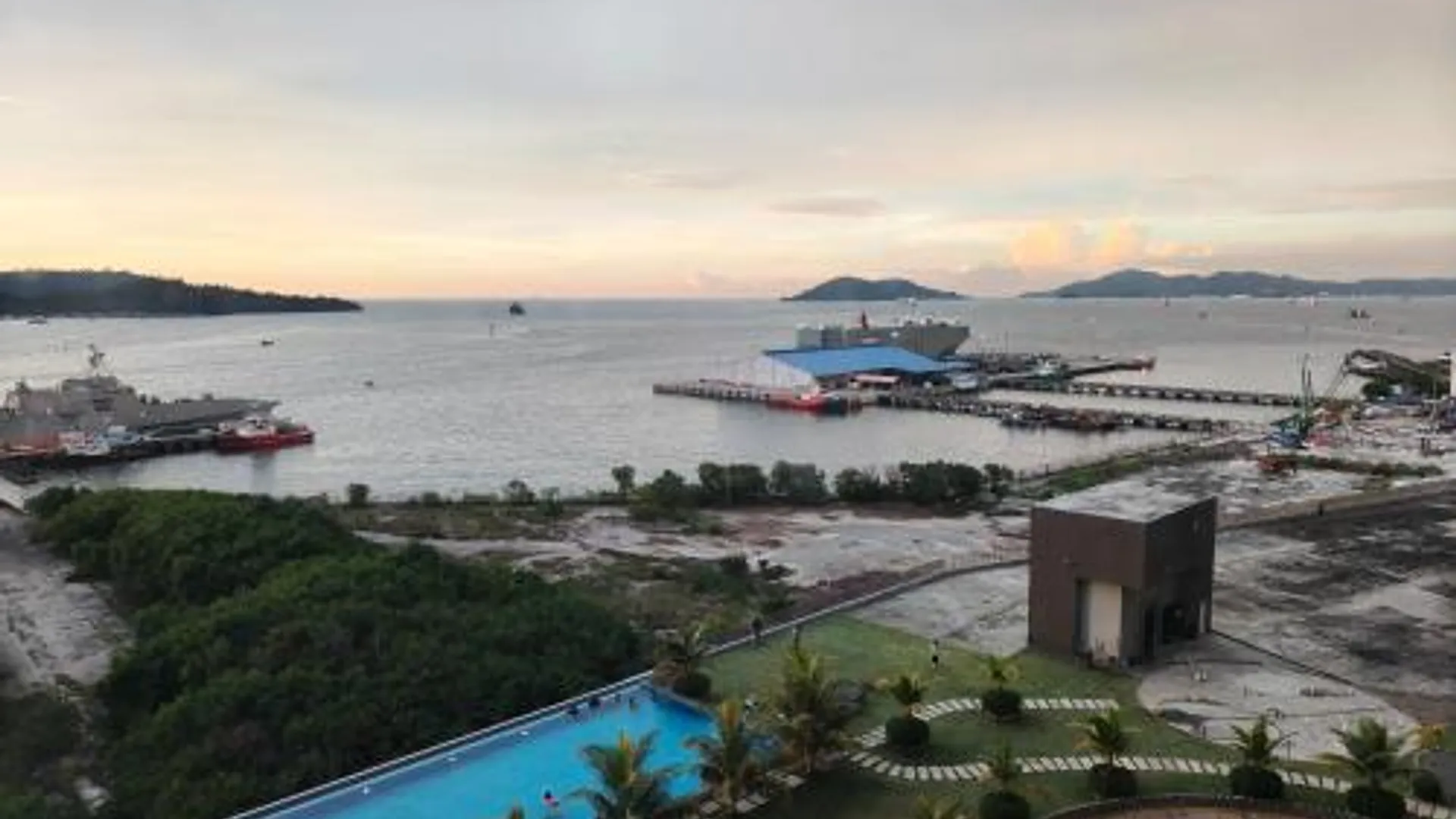 코타키나발루 중심 업무 지구 (CBD)의 프라이빗 하우스 (522m², 침실 2개, 프라이빗 욕실 1개) 3성급 게스트하우스 수영장