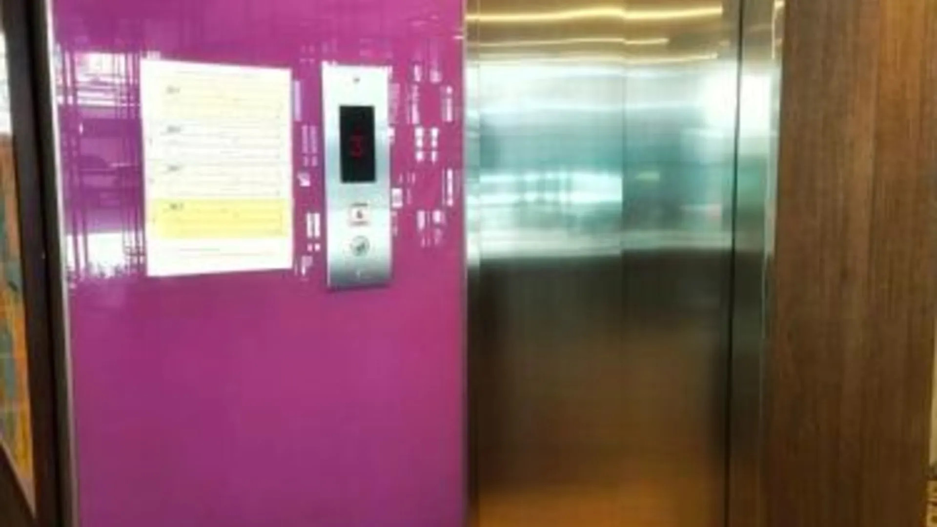 방콕 BB Glass House 2성급 호텔 객실