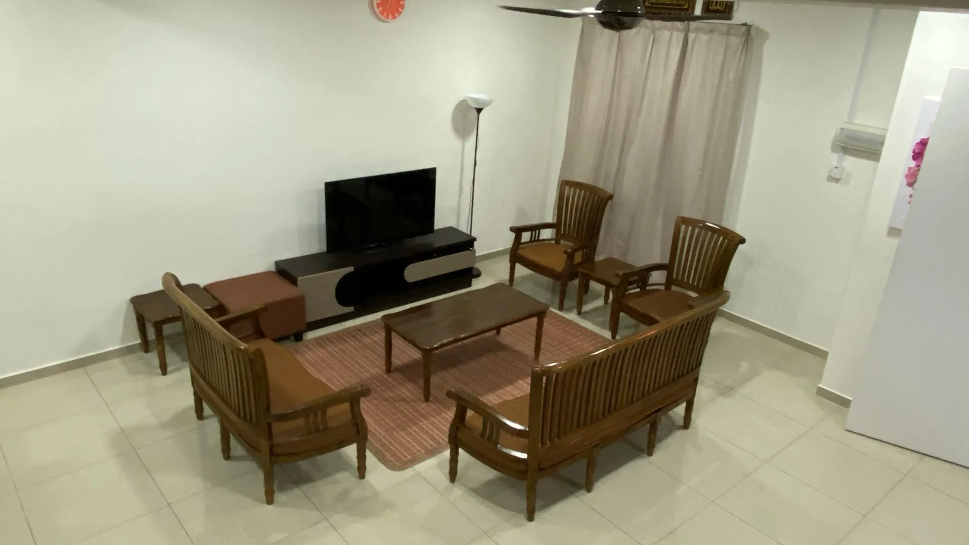 말라카 아에르 크로의 프라이빗 하우스 (1760m², 침실 4개, 프라이빗 욕실 3개) 2성급 게스트하우스 레스토랑