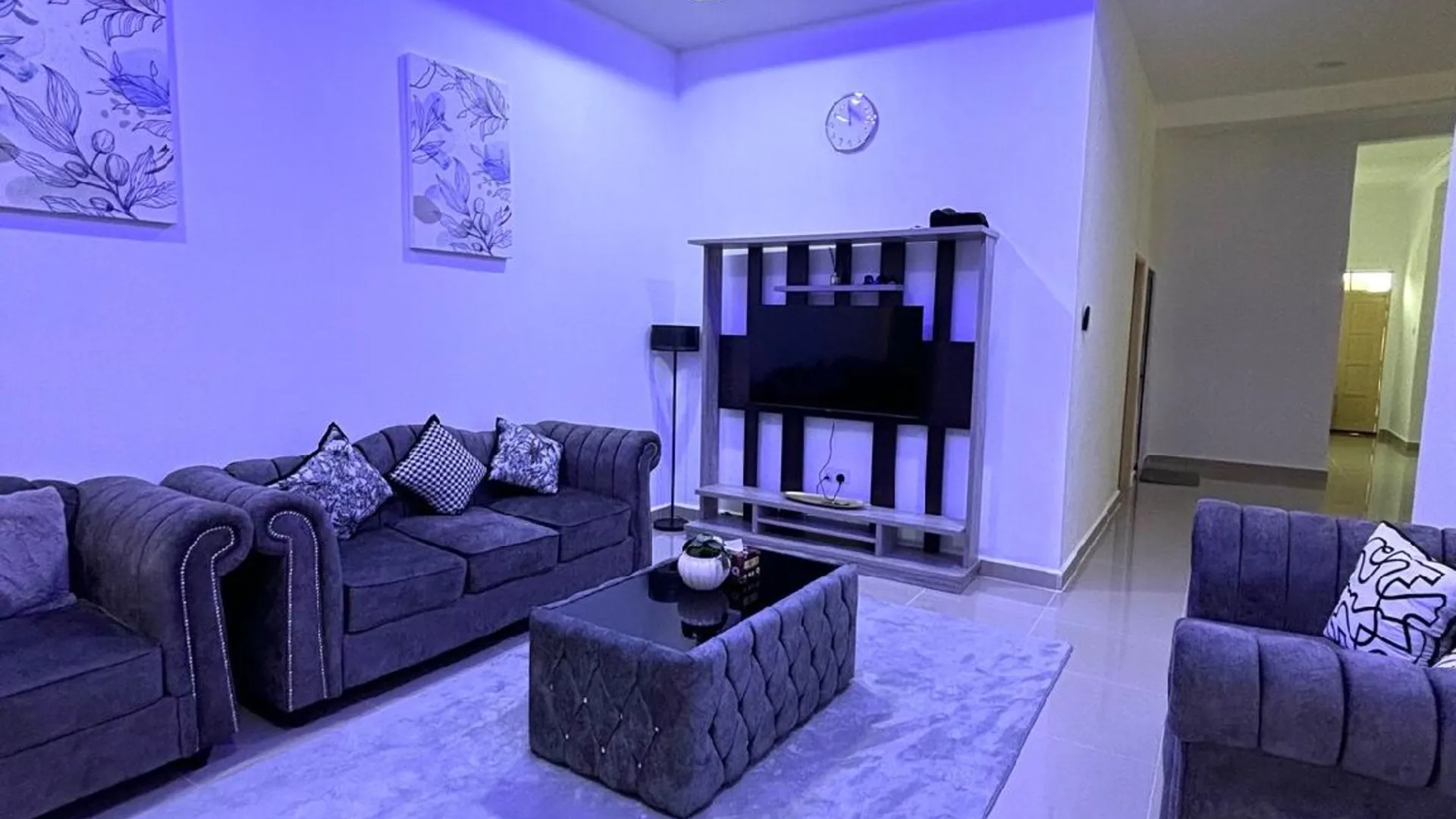 둥군 둥근의 프라이빗 하우스 (1700m², 침실 3개, 프라이빗 욕실 3개) 2성급 싱글룸 레스토랑