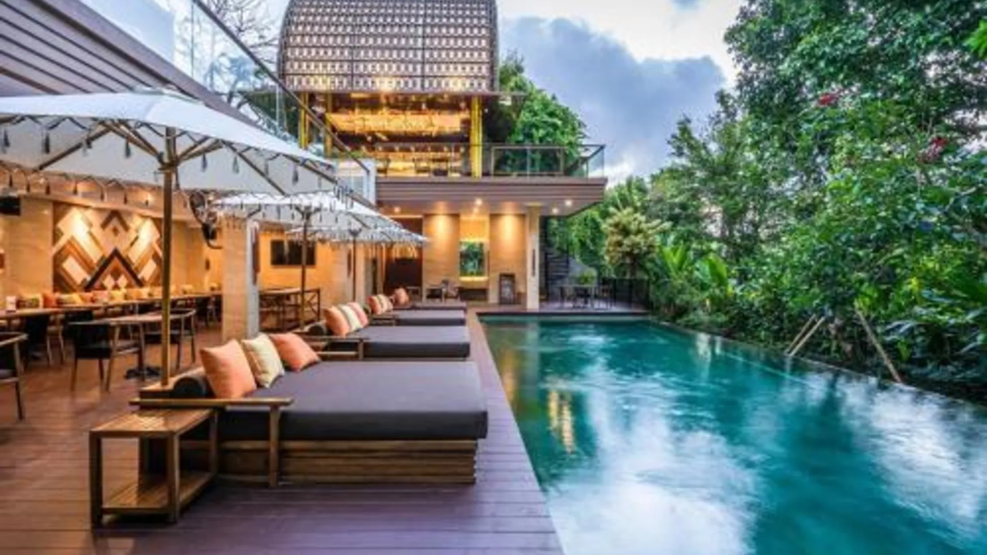 발리 판다와 올 스위트 호텔 4성급 호텔 로비