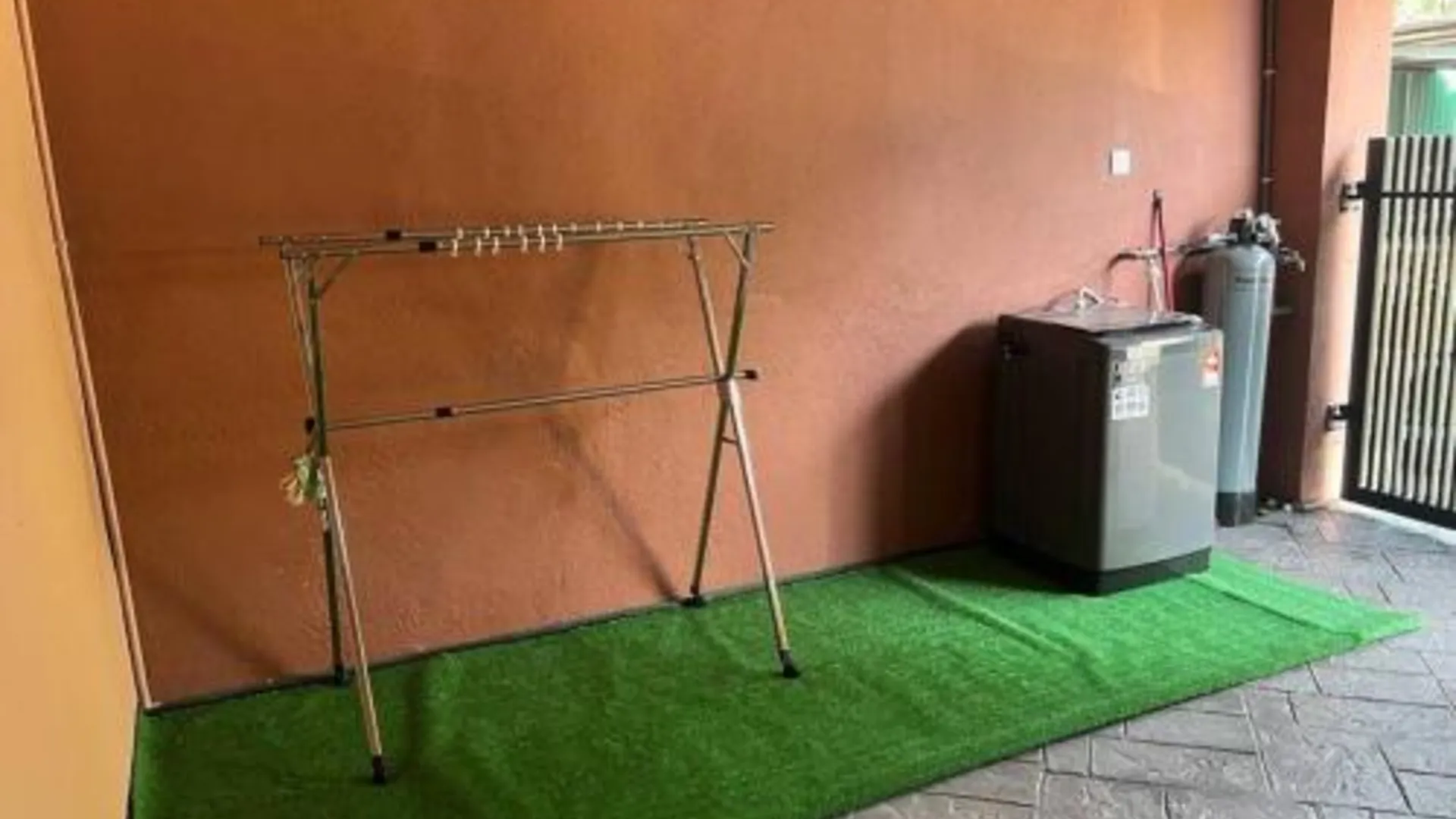 쿠안탄 반다르 인데라 마코타의 프라이빗 하우스 (100m², 침실 3개, 프라이빗 욕실 2개) 3성급 게스트하우스 전망