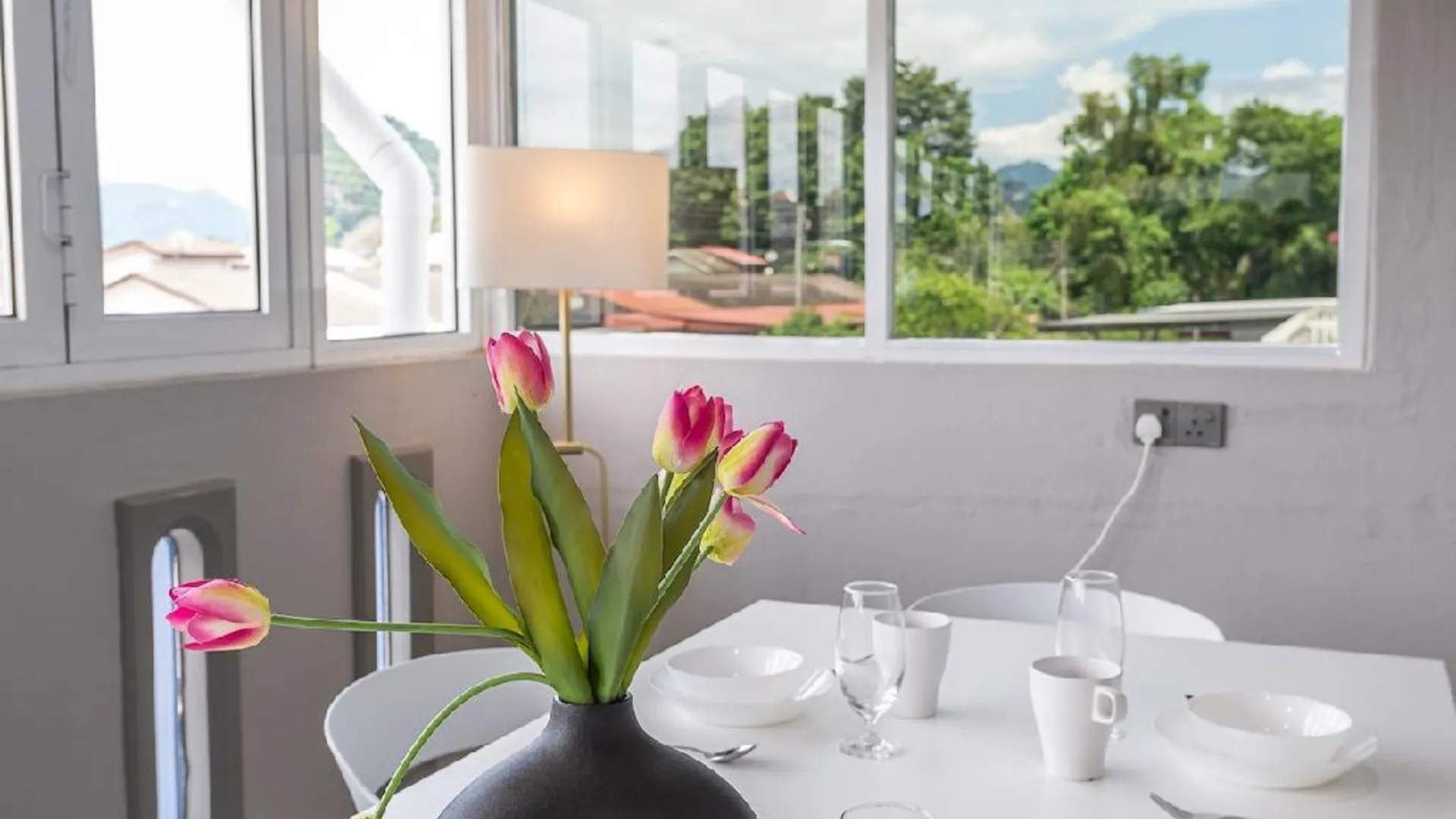 이포 타만 반다라야의 프라이빗 하우스 (m², 침실 4개, 프라이빗 욕실 3개) 3성급 게스트하우스 레스토랑