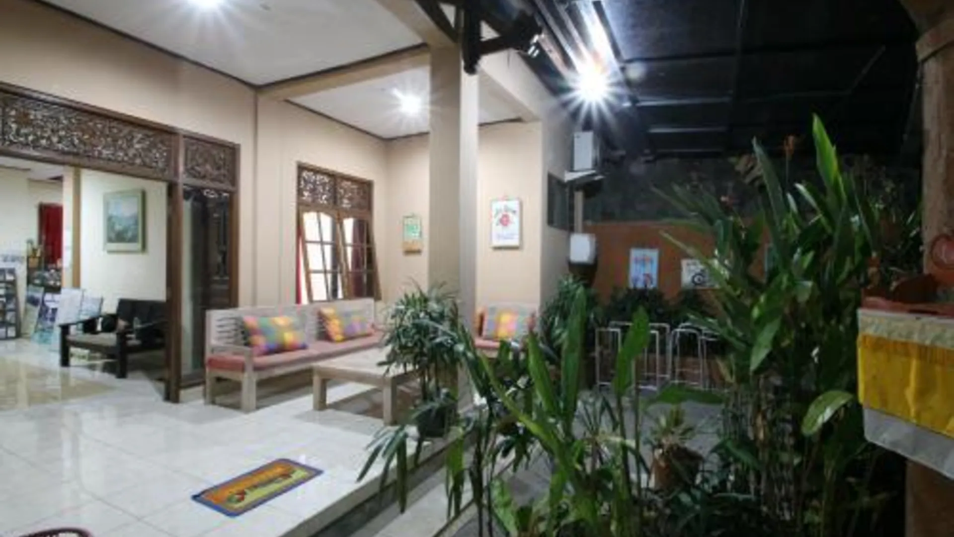 발리 Pondok Muwa Guest House 2성급 호텔 수영장