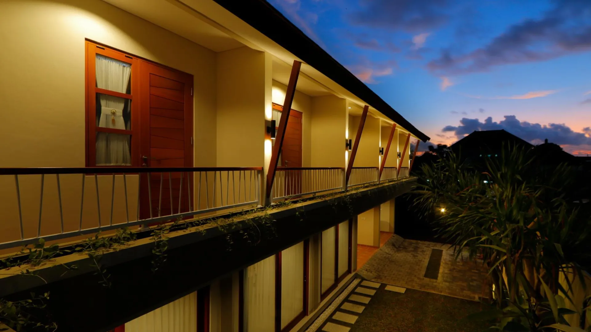 발리 아이코닉 발리 리빙 3성급 호텔 외관