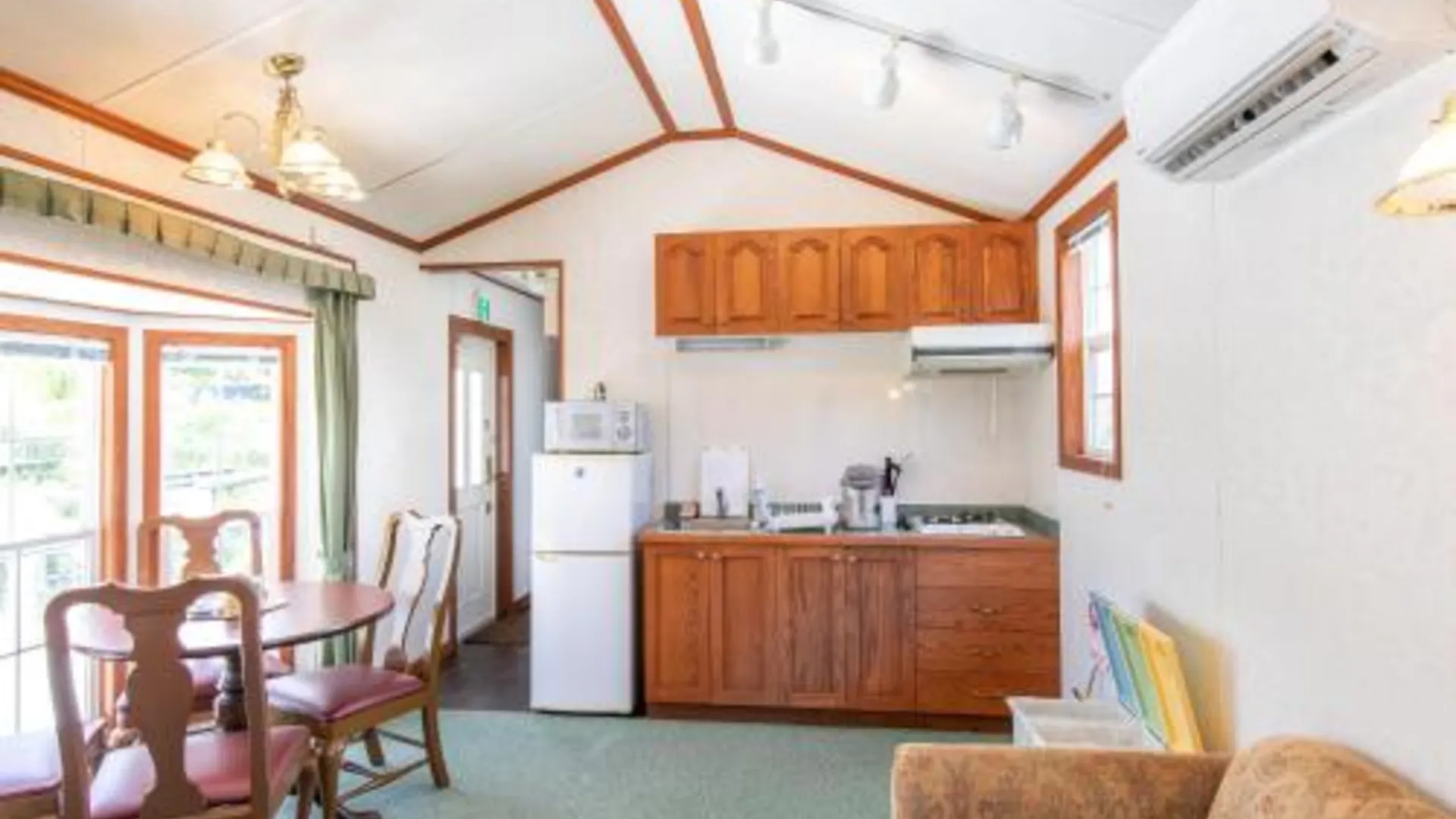 오키나와 본섬 코티지 스타 하우스 [오키나와 메인 아일랜드] 4성급 게스트하우스 로비