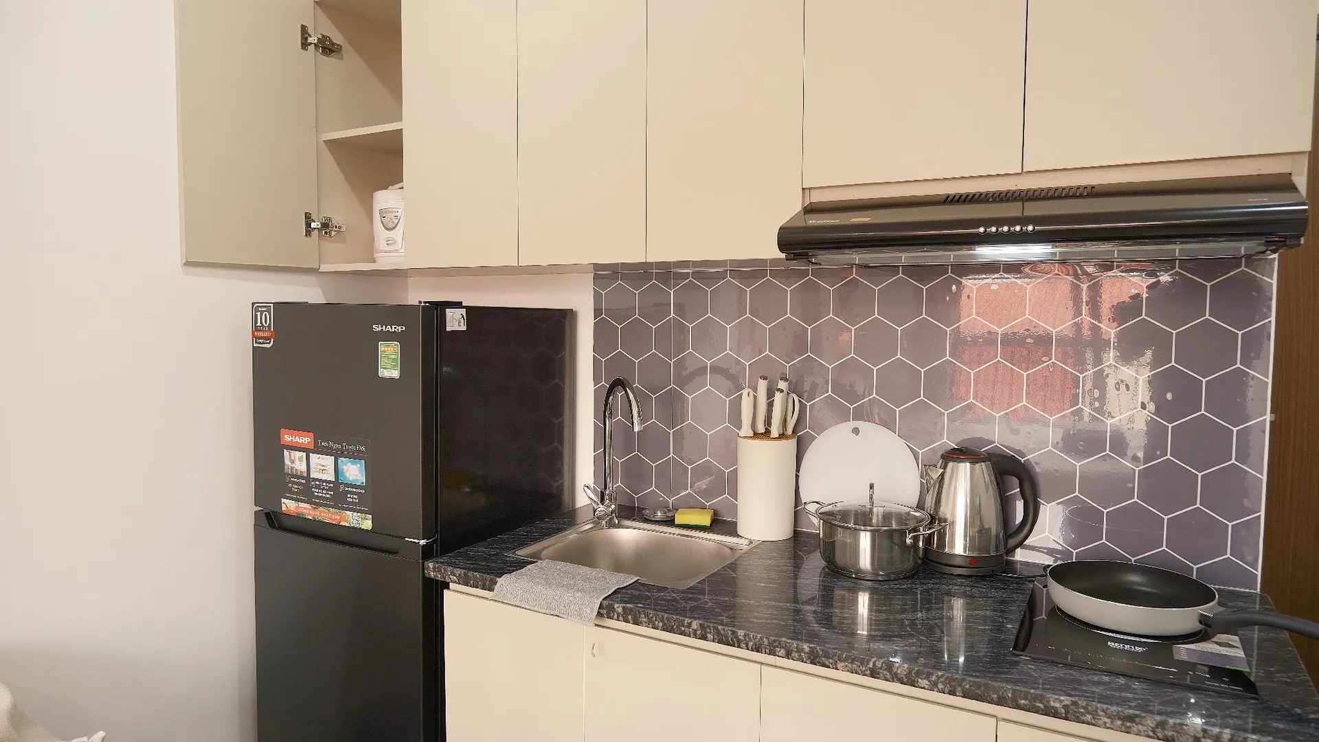 하노이 더 리틀 하노이 - 젠틀 아파트먼트-슈퍼 센트럴 4성급 게스트하우스 레스토랑