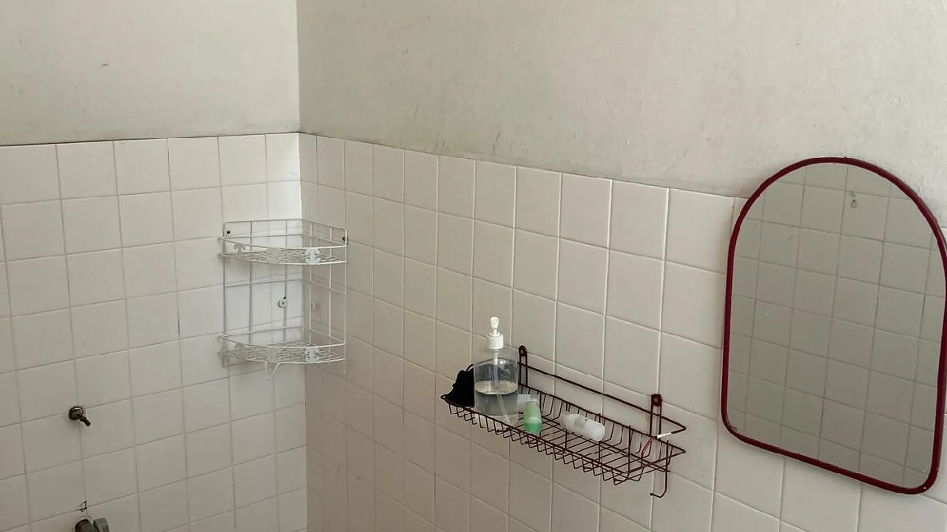 코타키나발루 푸타탄의 프라이빗 하우스 (m², 침실 4개, 프라이빗 욕실 3개) 2성급 싱글룸 객실