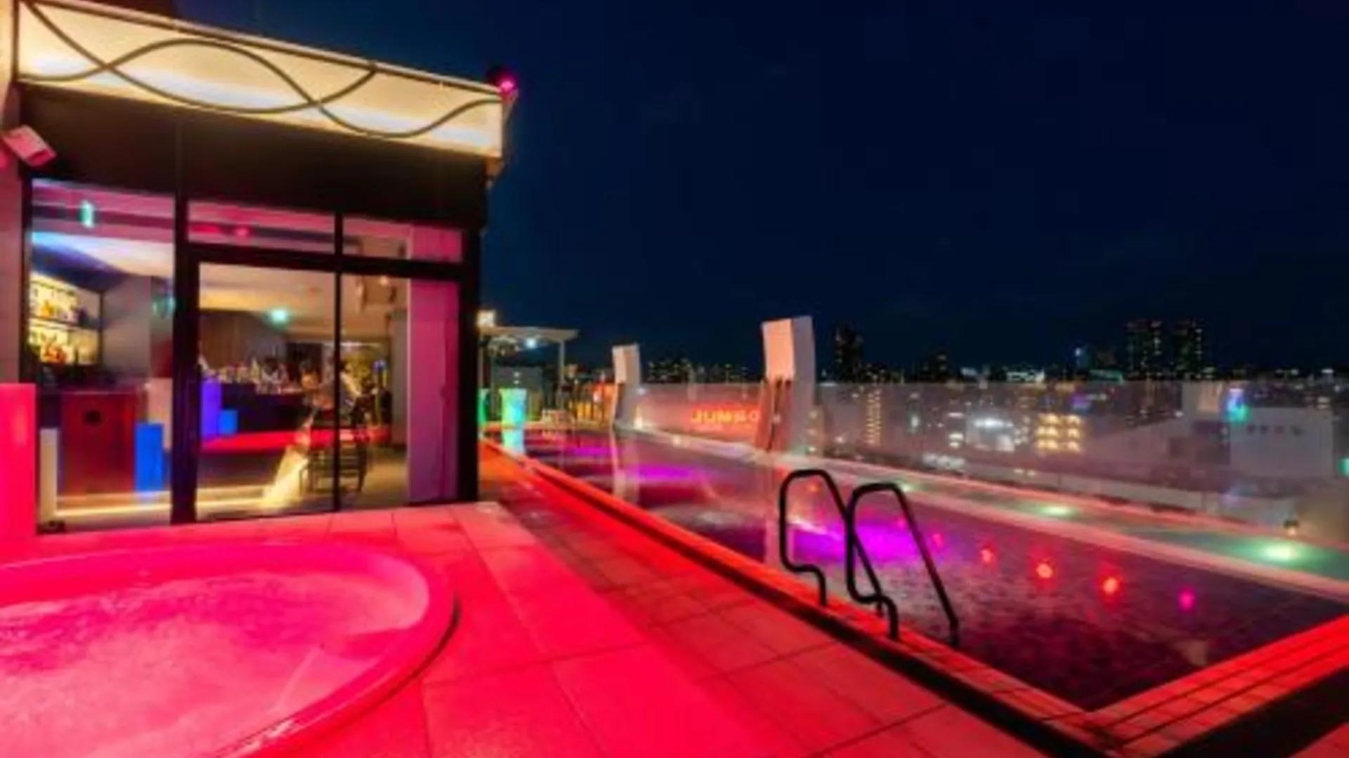 오키나와 본섬 호텔 아쿠아 시타 나하 3성급 호텔 외관