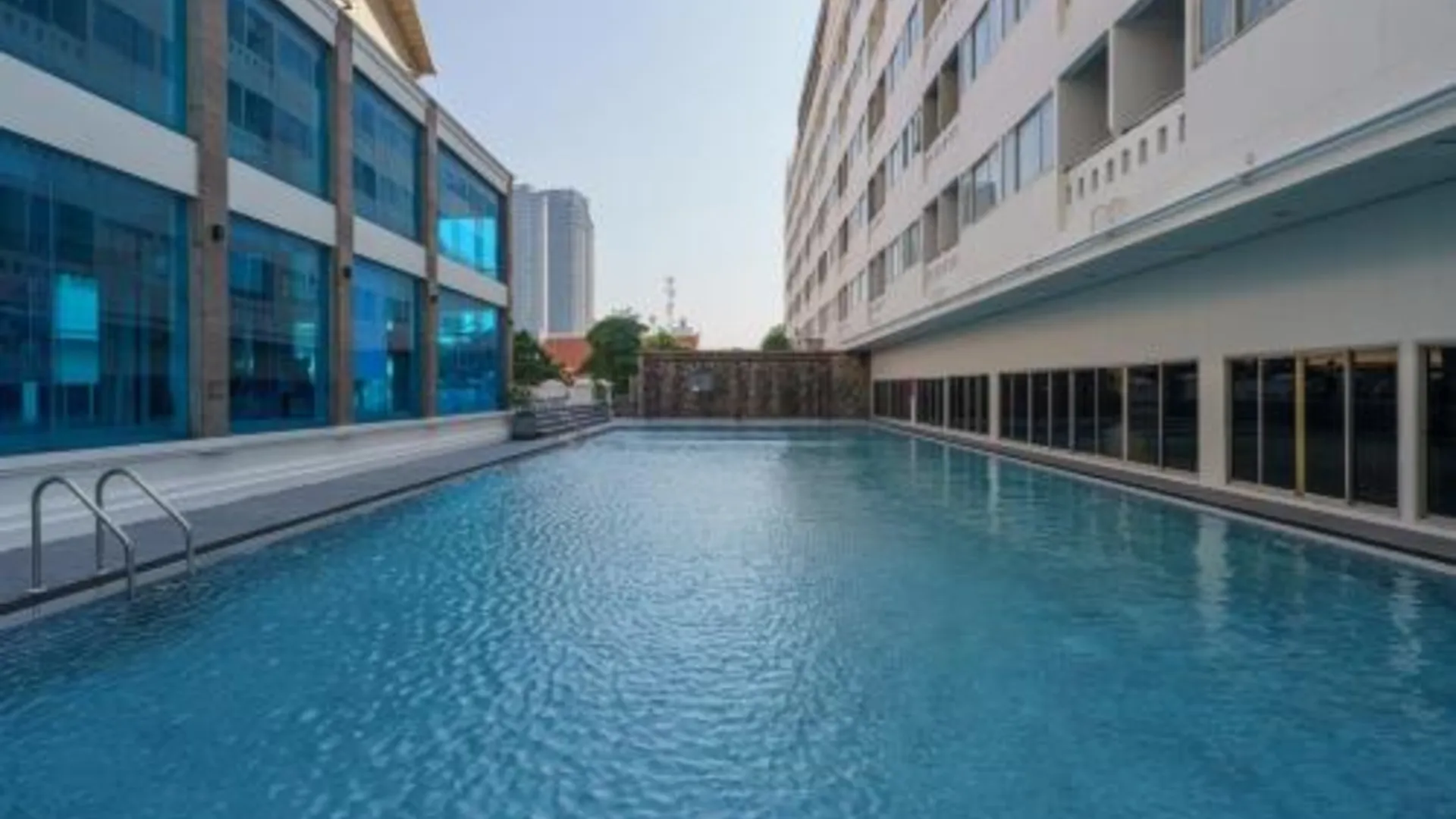 방콕 아이체크 인 타프라 5성급 호텔 외관