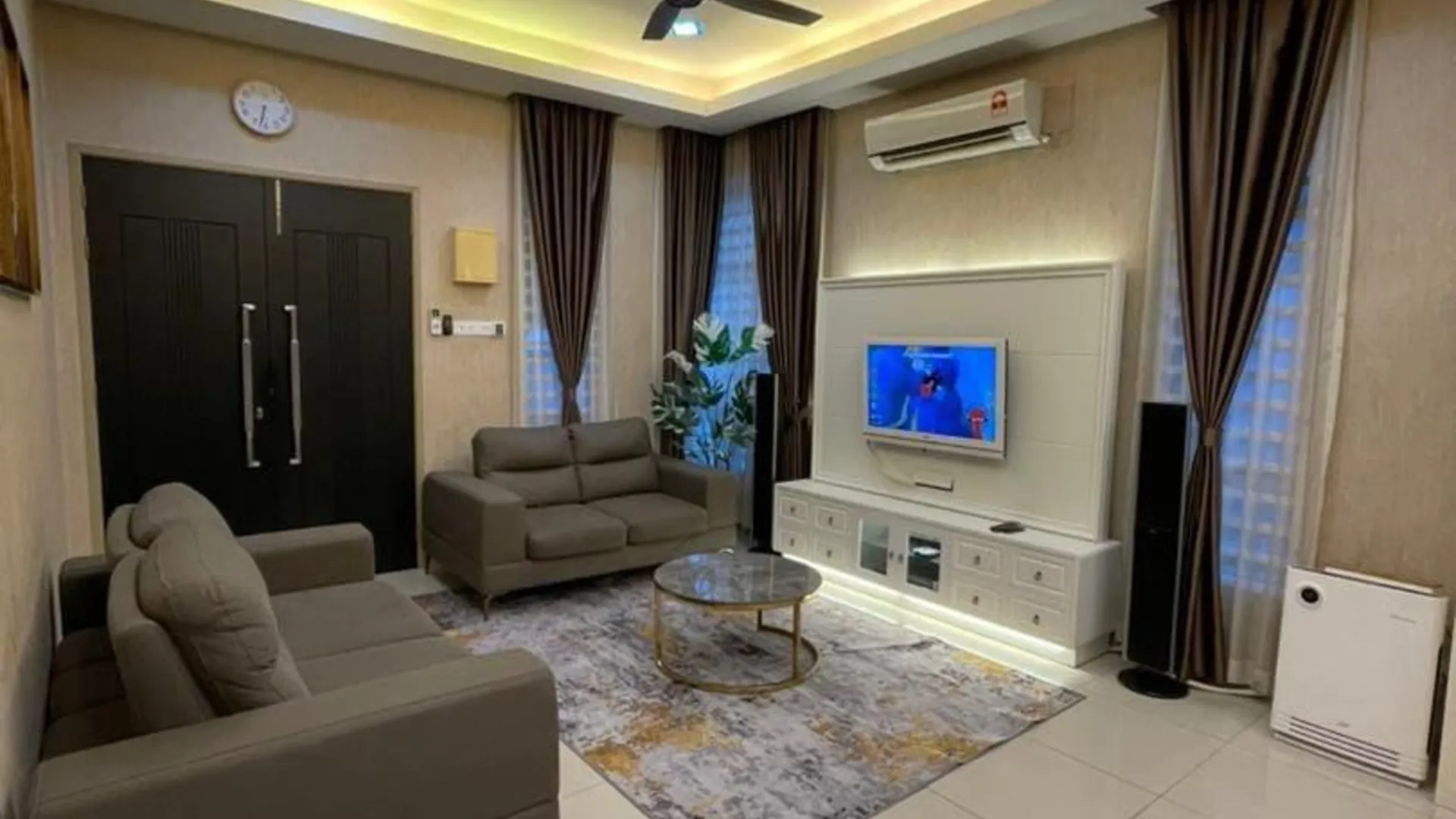 말라카 두리안 퉁갈의 프라이빗 하우스 (m², 침실 3개, 프라이빗 욕실 2개) 3성급 게스트하우스 객실