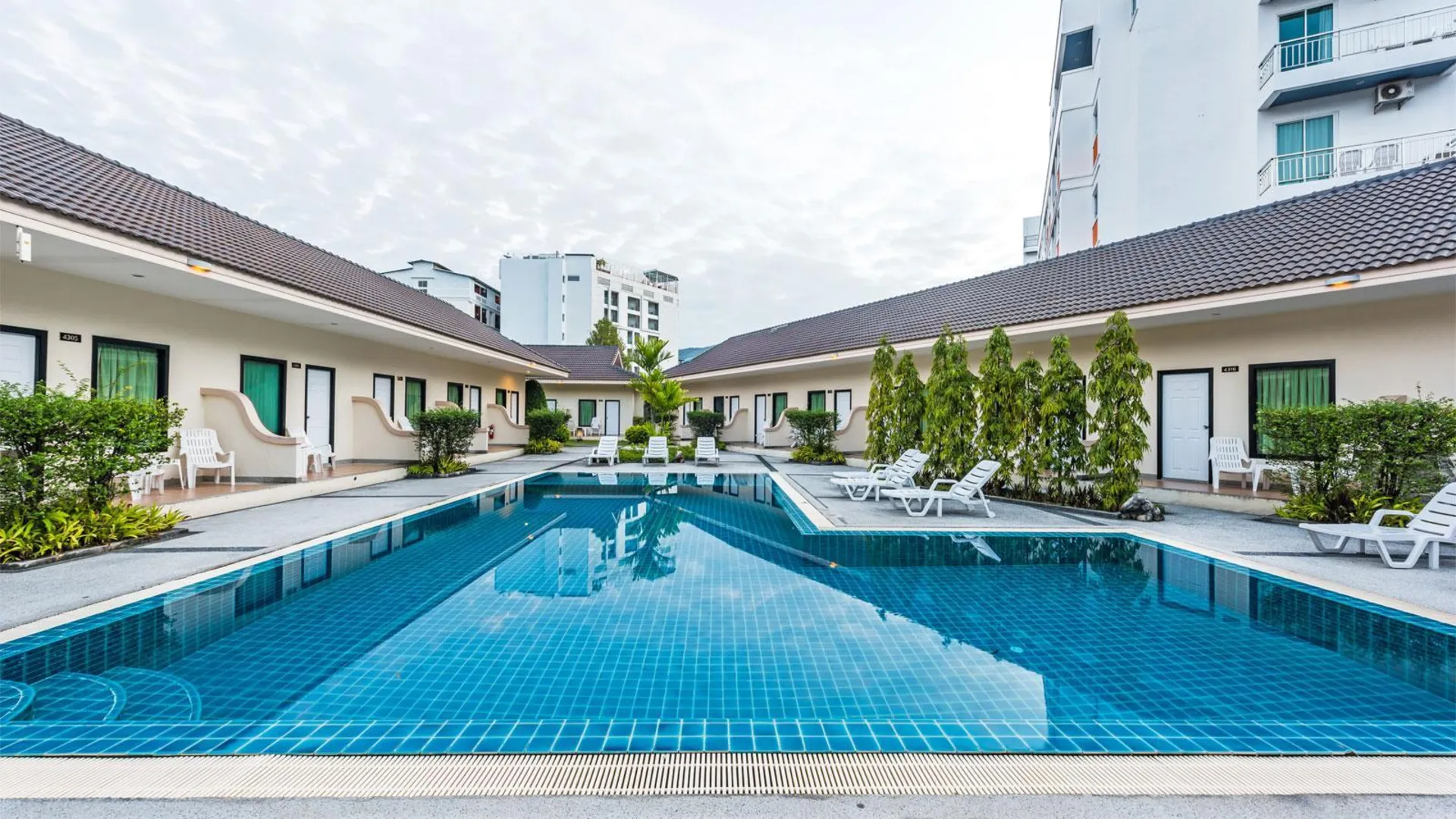 푸켓 투아나 호텔스 더 내추럴 리조트 4성급 호텔 외관