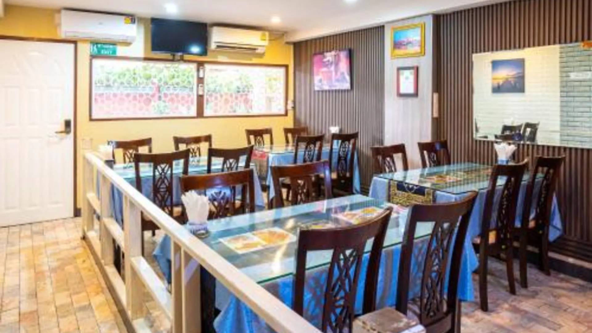 방콕 우스만 할랄 홈 2성급 호텔 외관