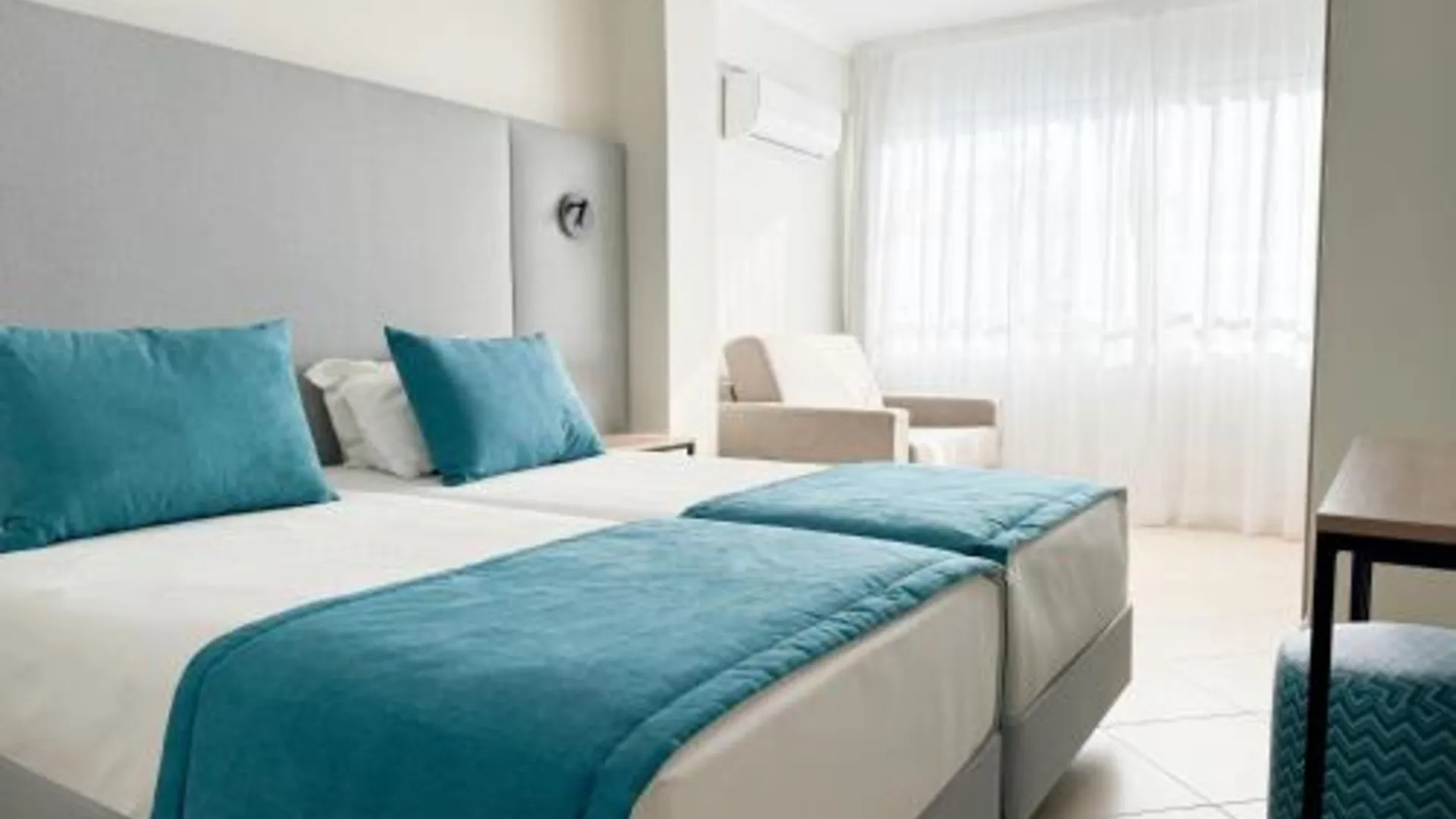 쿼테이라 호텔 아티스마르 3성급 호텔 스위트룸