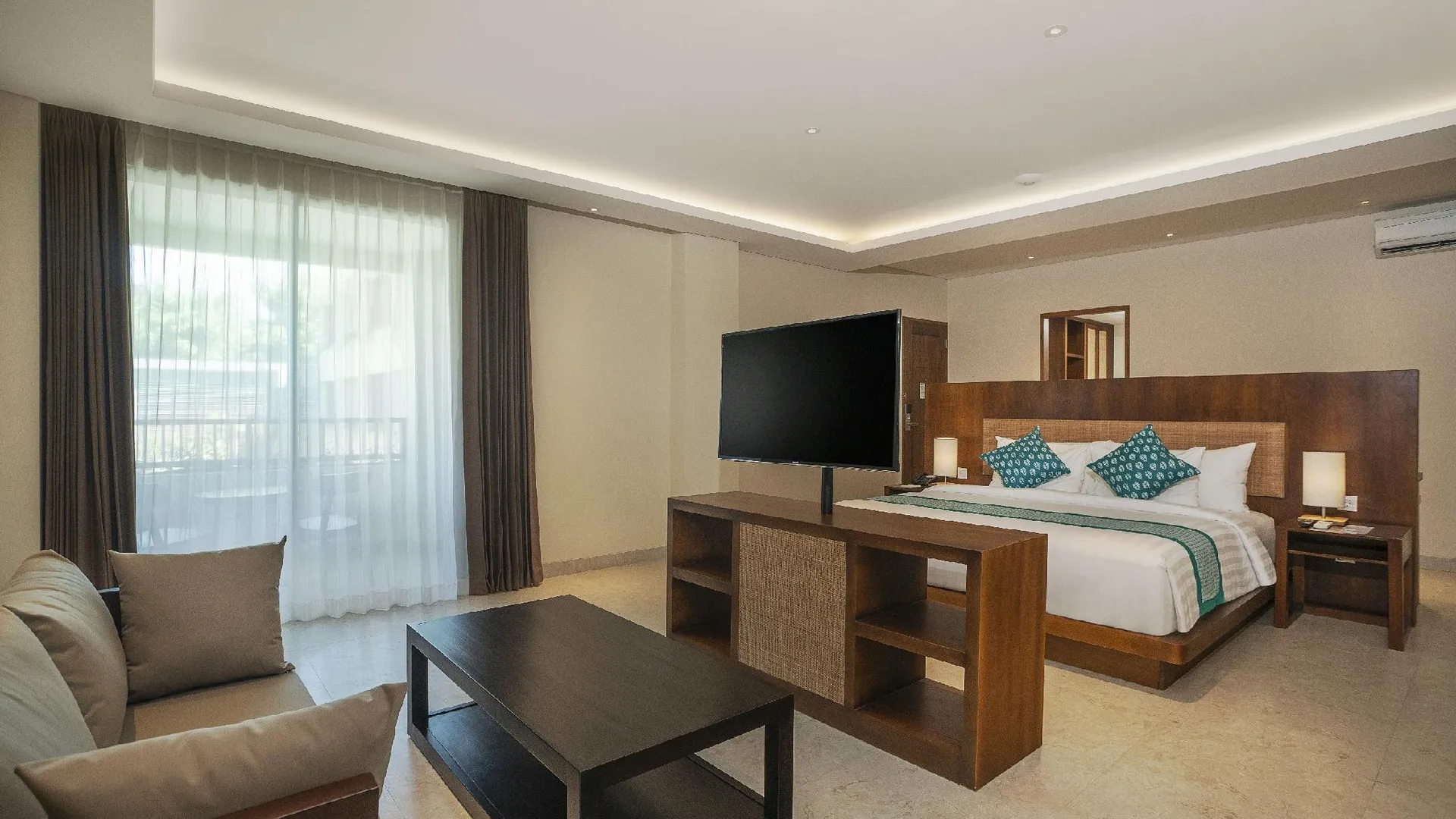 발리 안자 짐바란 4성급 호텔 스위트룸