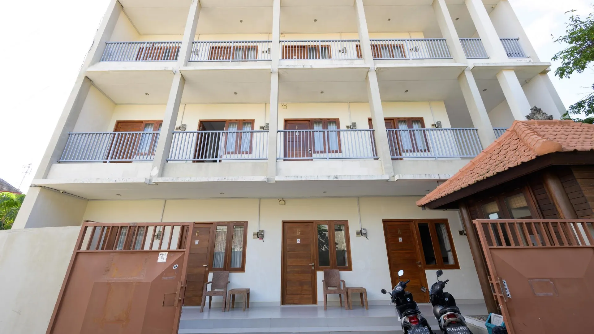 발리 레드도어즈 플러스 앳 켄카나 레지던스 짐바란 3성급 호텔 객실