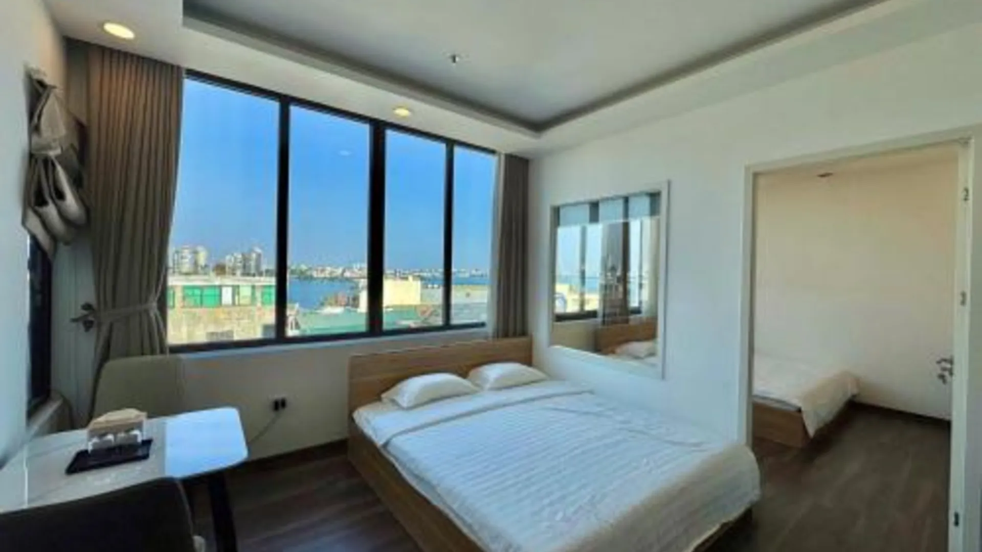 하노이 팬하우스 4성급 게스트하우스 스위트룸