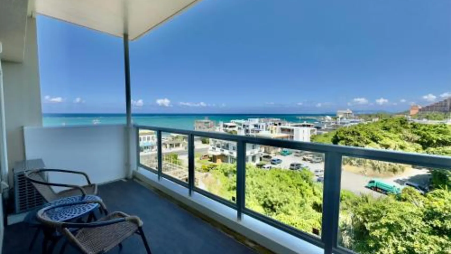 오키나와 본섬 코랄 팰리스 온나 바이 선셋 애비뉴 4성급 게스트하우스 객실