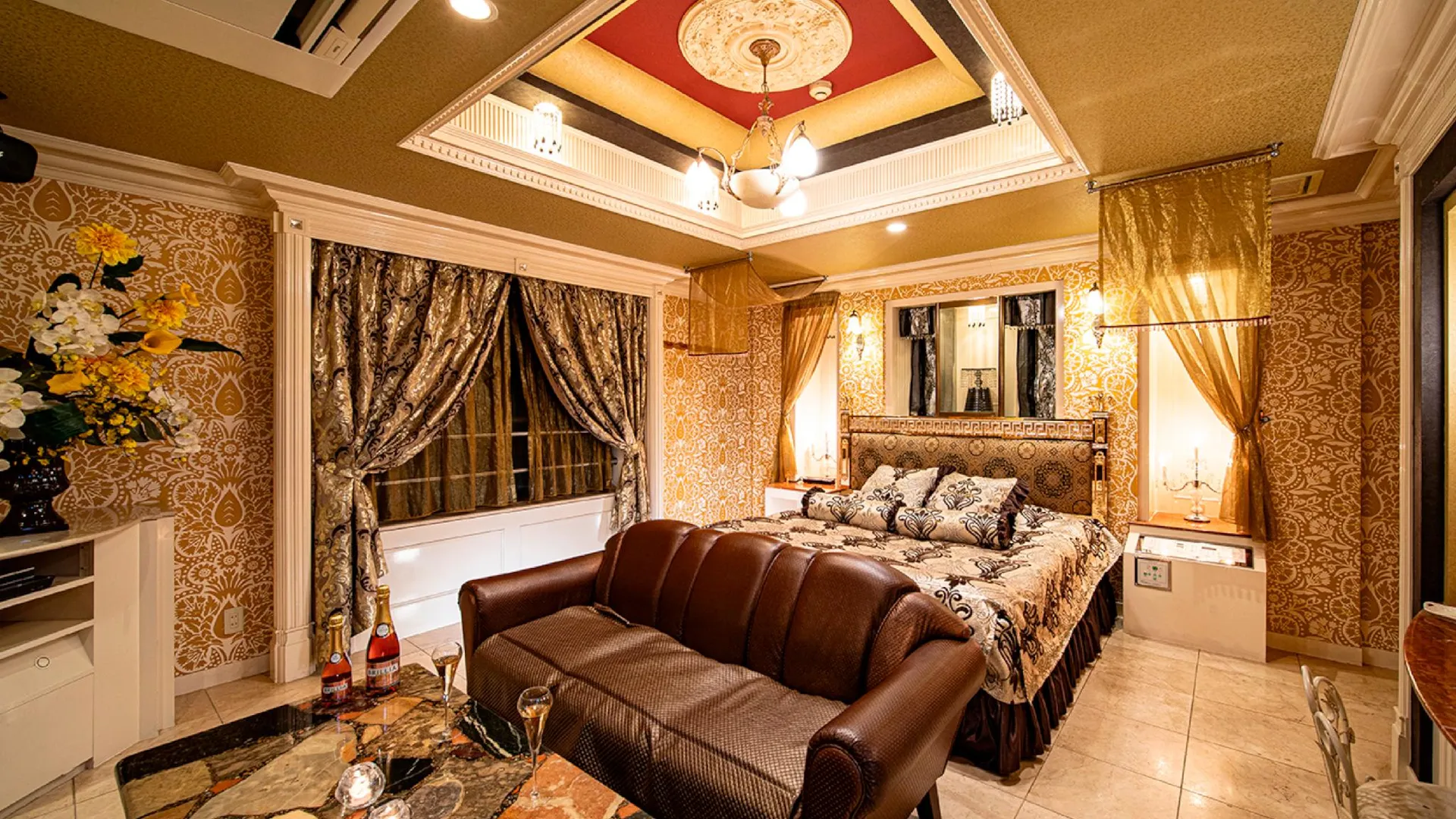 오사카 로즈립스 츠루하시 (성인 전용) 5성급 호텔 스위트룸