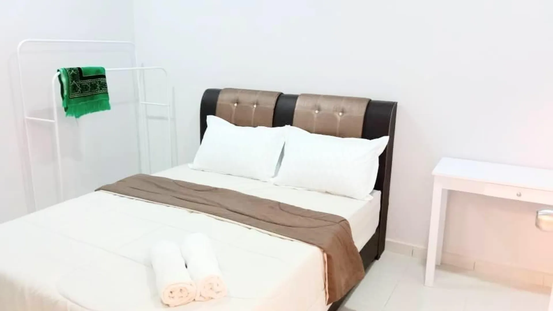 란타우 판장 란타우 판장 타운의 프라이빗 하우스 (281m², 침실 3개, 프라이빗 욕실 1개) 4성급 게스트하우스 스위트룸