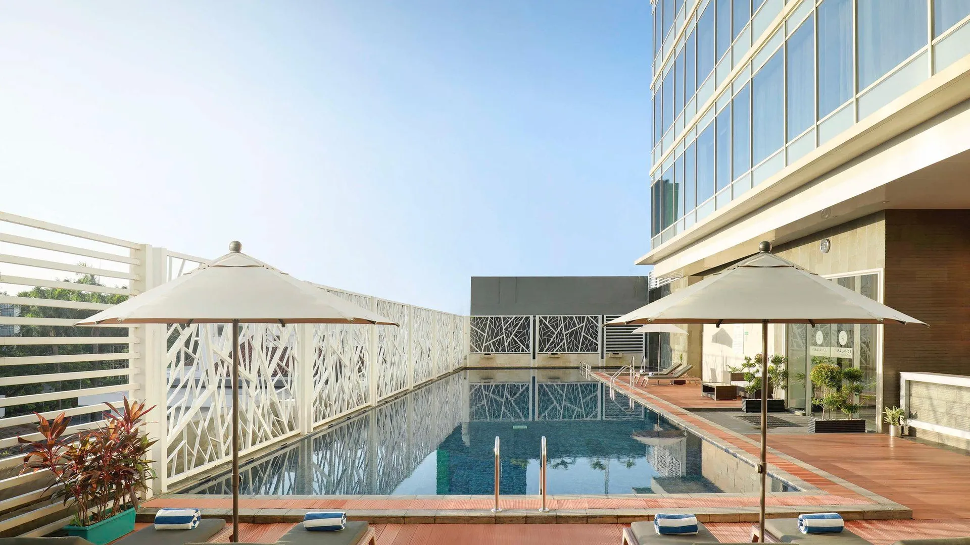 마카사르 노보텔 마카사르 그랜드 샤일라 호텔 3성급 호텔 외관