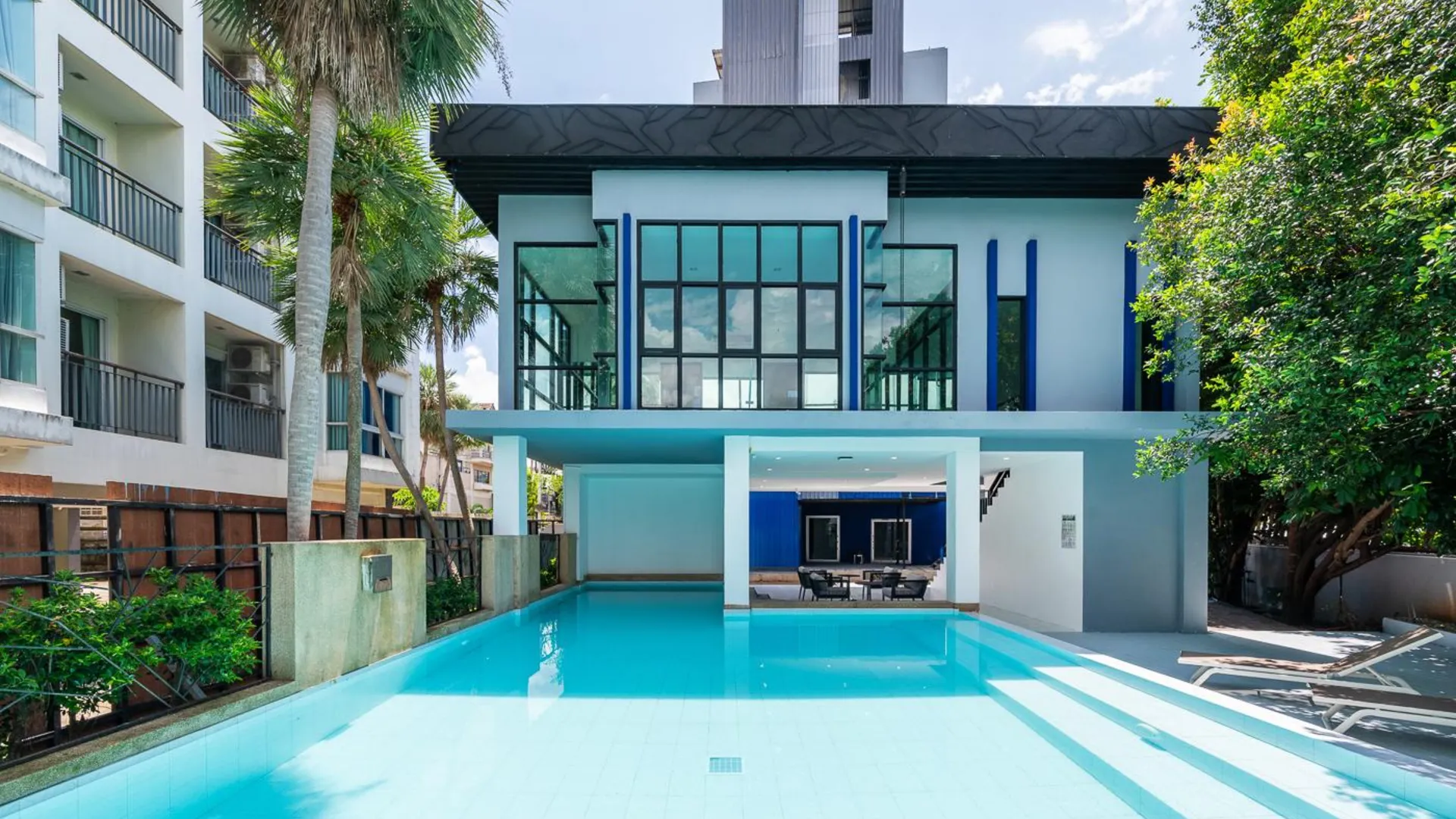 치앙라이 코코텔 치앙라이 에어포트 스위트 4성급 호텔 객실