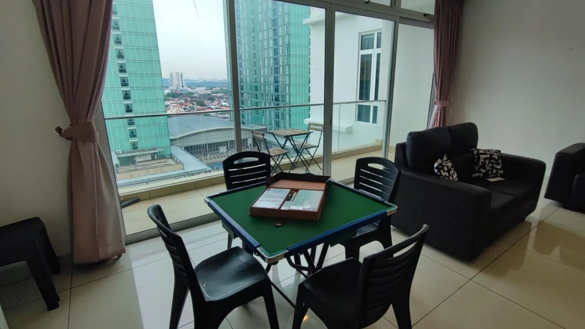 조호바루 / 조호르바루 조호바루의 프라이빗 하우스 (200m², 침실 4개, 프라이빗 욕실 3개) 2성급 싱글룸 레스토랑