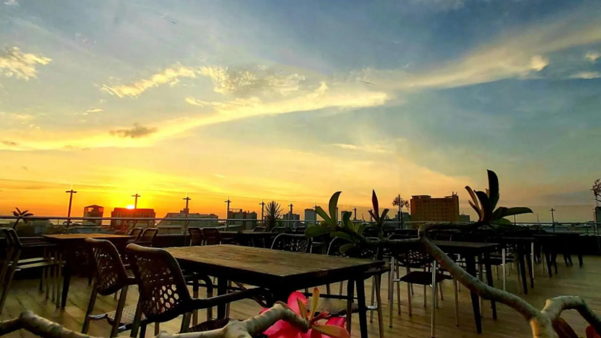 마카사르 W쓰리 프리미어 호텔 3성급 호텔 레스토랑