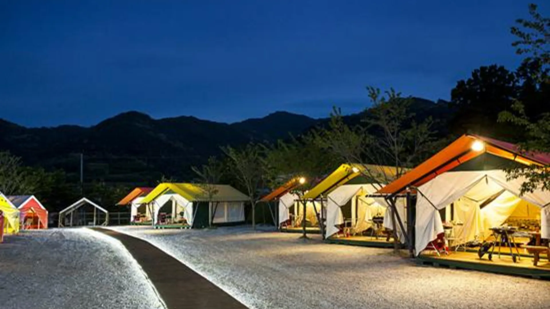 거창 거창 A글램핑 1성급 게스트하우스 수영장