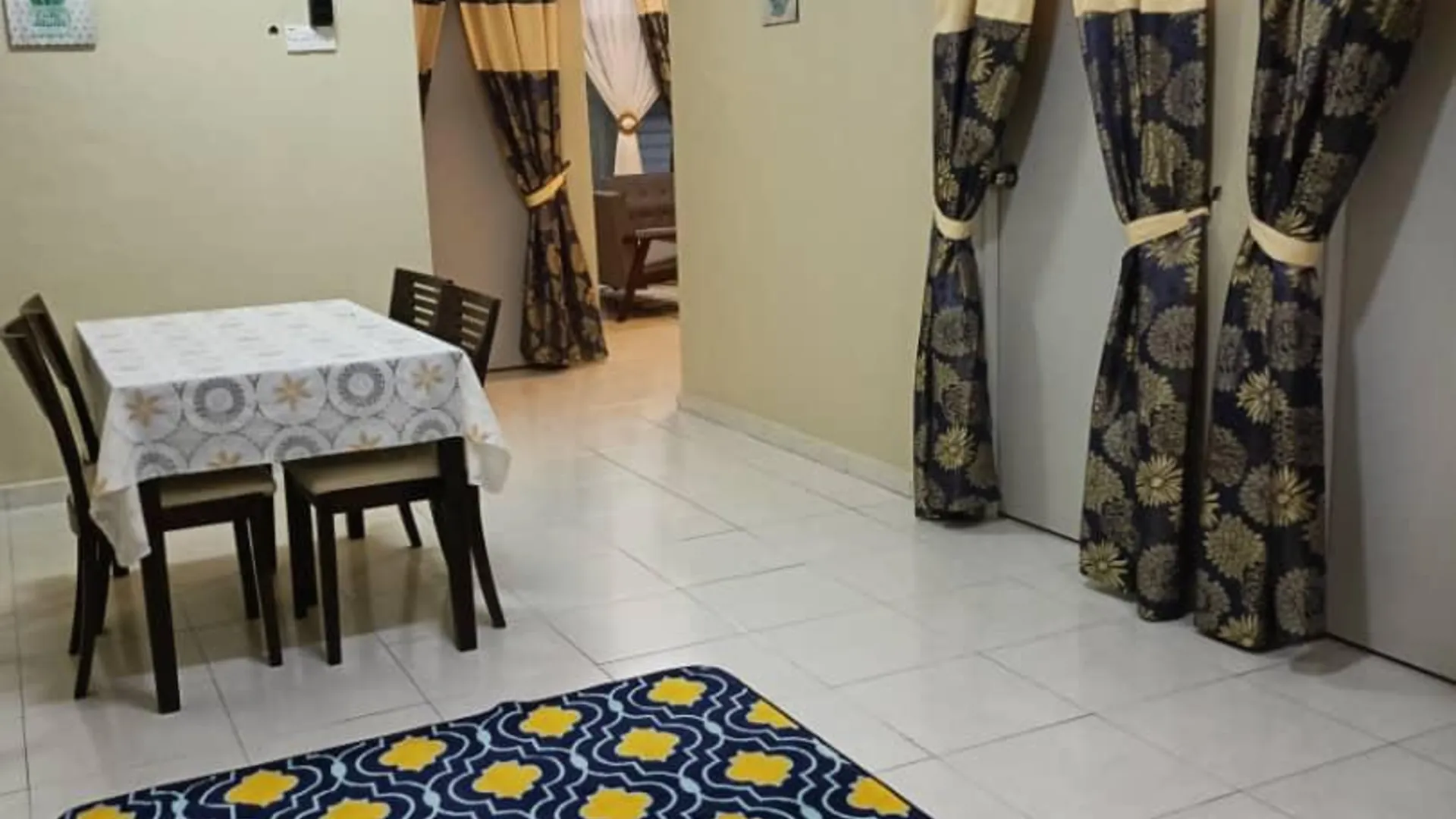 말라카 멜라카텡가의 아파트먼트 (1400m², 침실 4개, 프라이빗 욕실 2개) 2성급 싱글룸 수영장