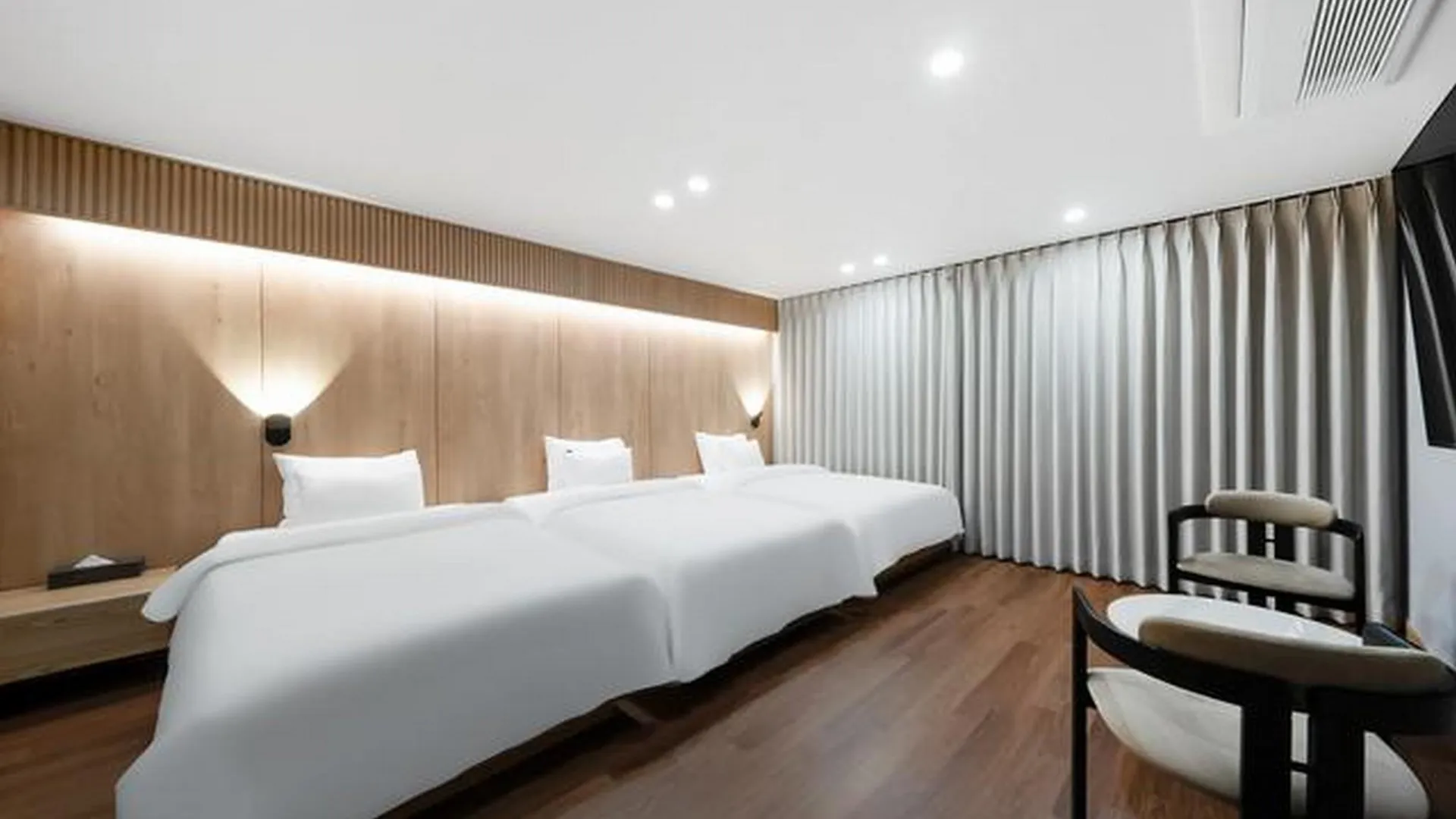 충주 충주 H 에비뉴 시티홀 브랜치 호텔 스위트룸