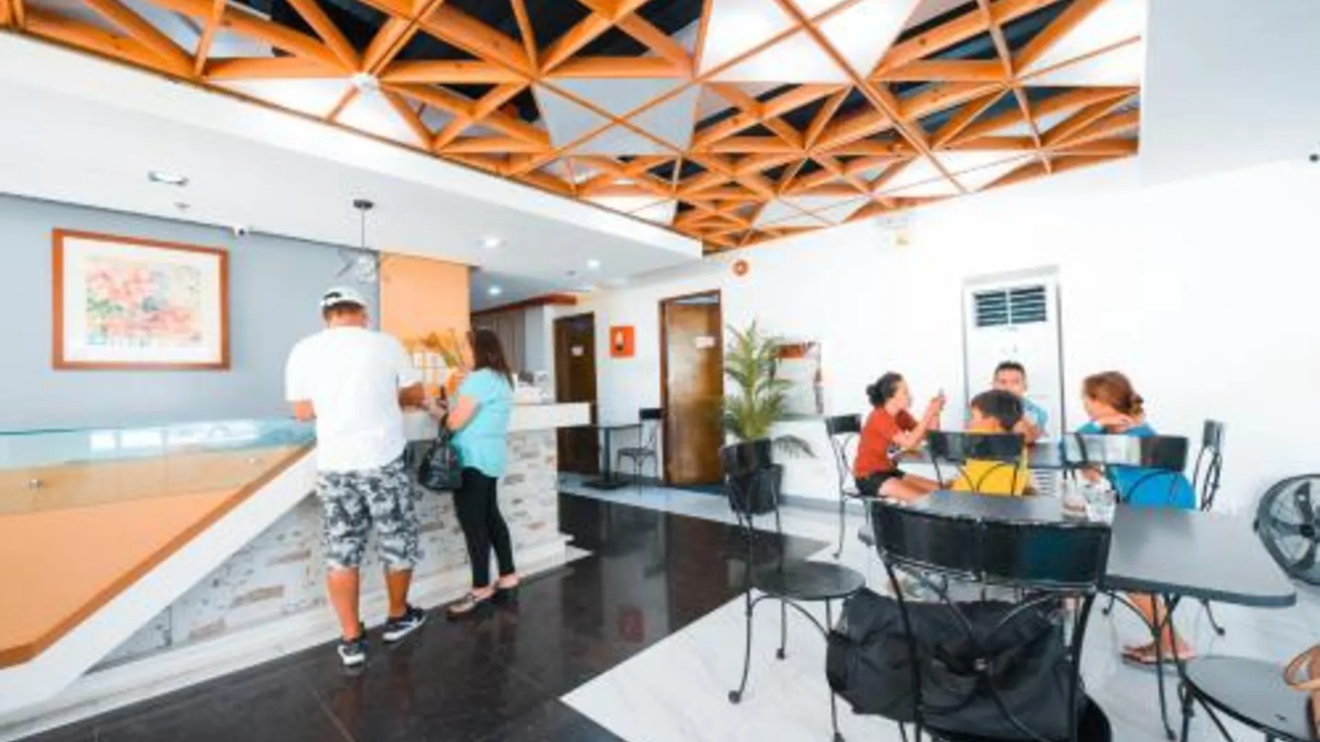 세부 트래블비 푸엔테 인 호텔 로비